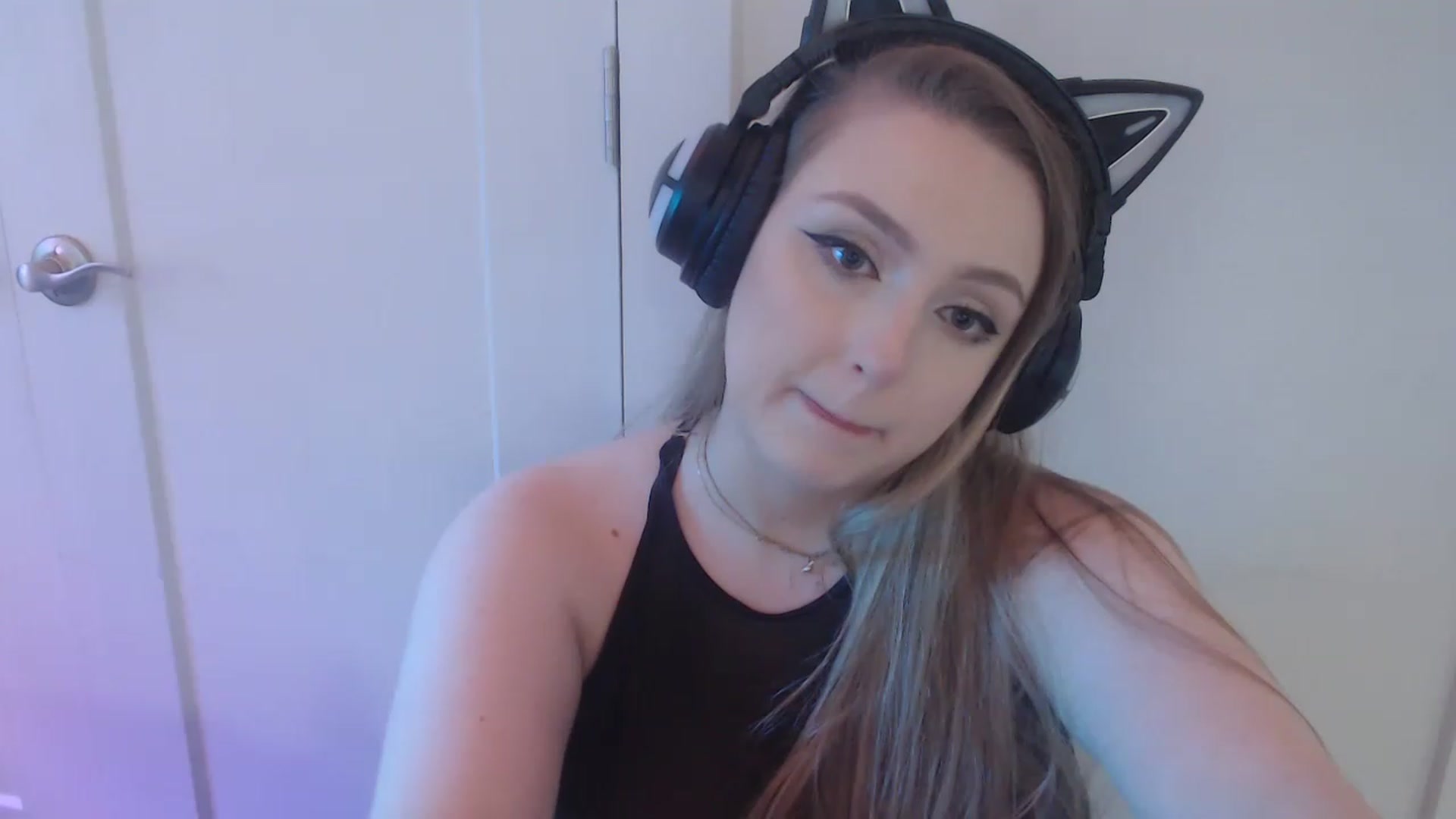 Gallery image thumbnail from LibbyxDoe's myfreecams stream on, 02/01/2023, 16:05 image 18 of 20