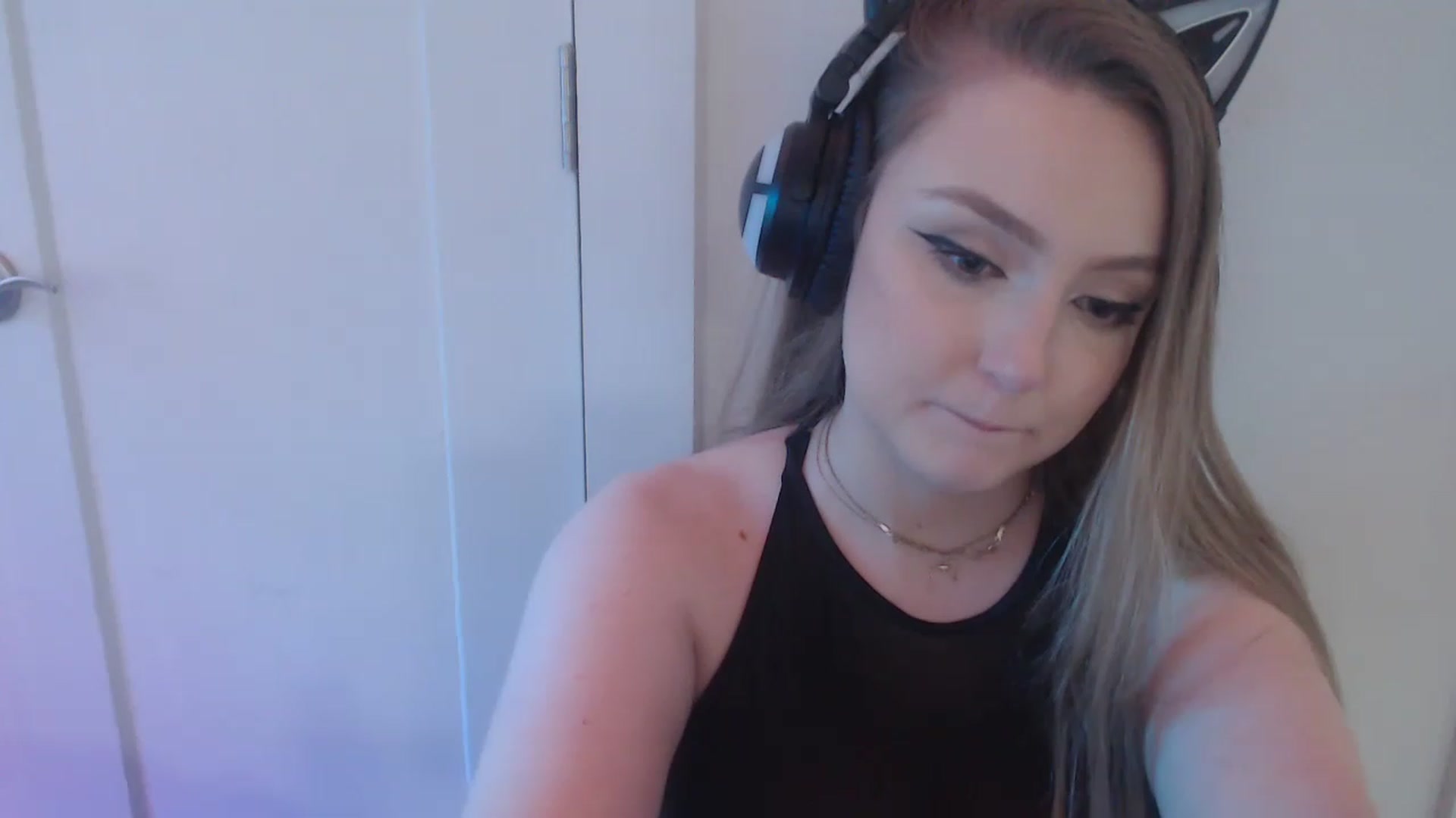 Gallery image thumbnail from LibbyxDoe's myfreecams stream on, 02/01/2023, 16:05 image 3 of 20