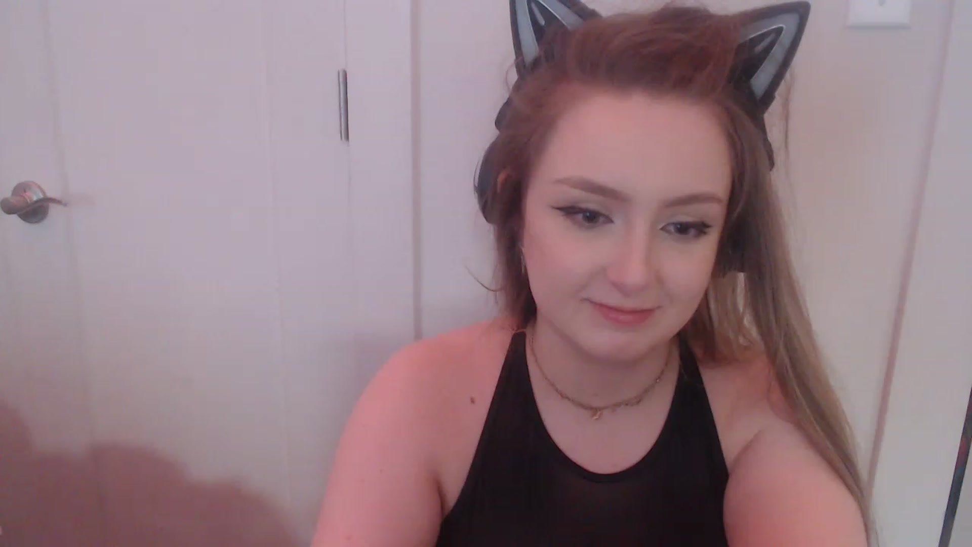 Gallery image thumbnail from LibbyxDoe's myfreecams stream on, 02/02/2023, 01:36 image 17 of 20