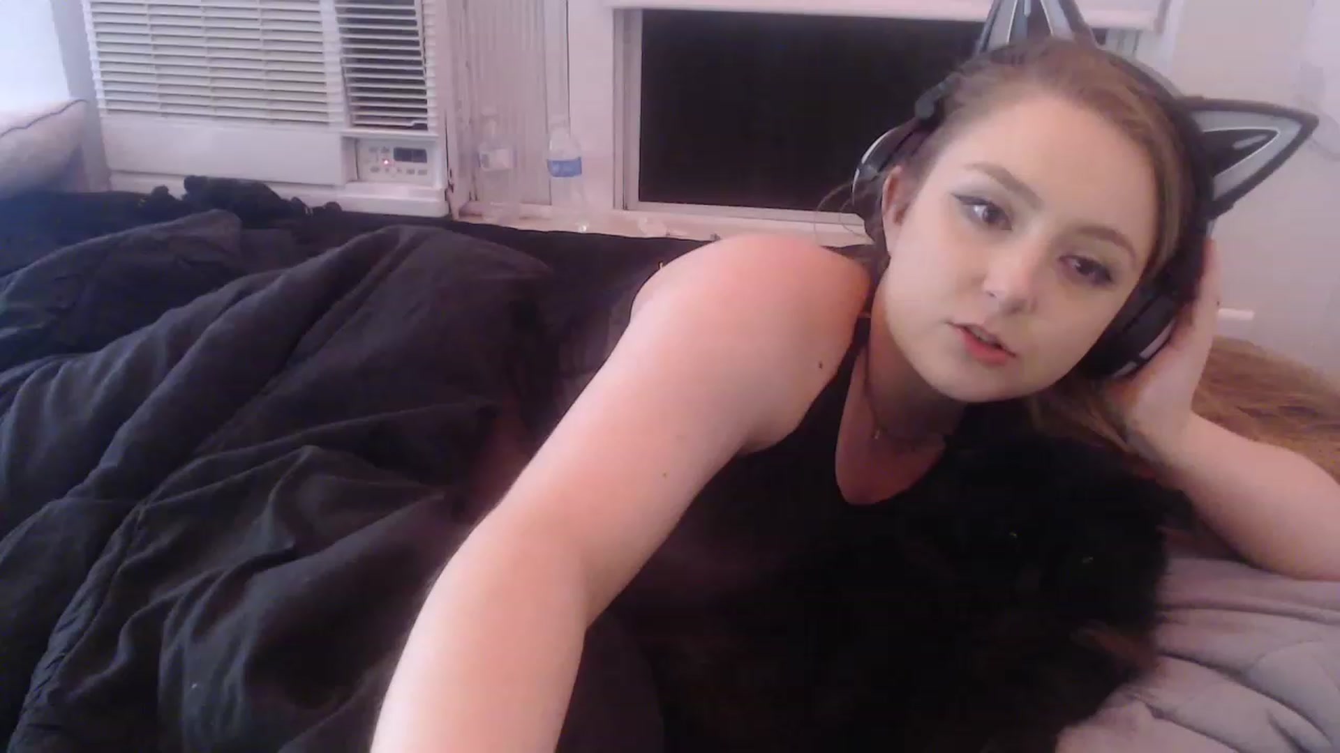 Gallery image thumbnail from LibbyxDoe's myfreecams stream on, 02/02/2023, 06:32 image 1 of 20