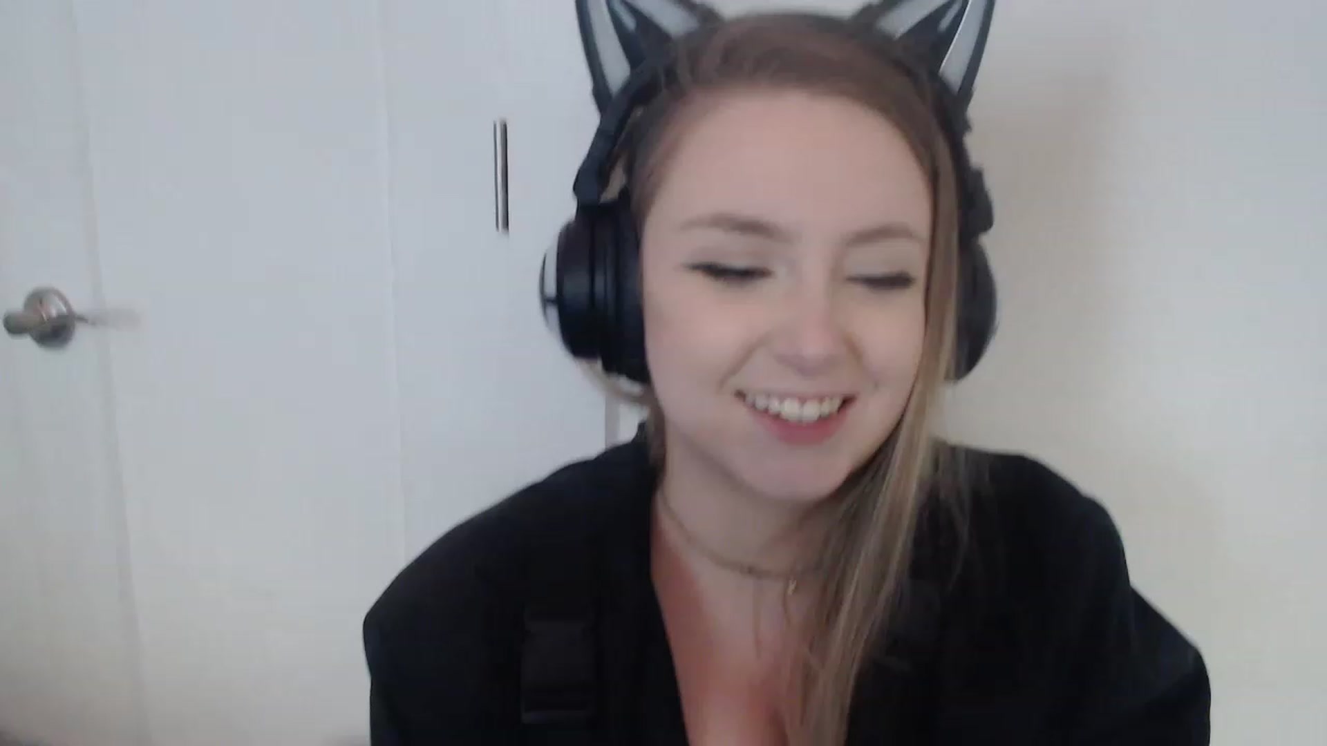 Gallery image thumbnail from LibbyxDoe's myfreecams stream on, 02/03/2023, 11:30 image 3 of 20