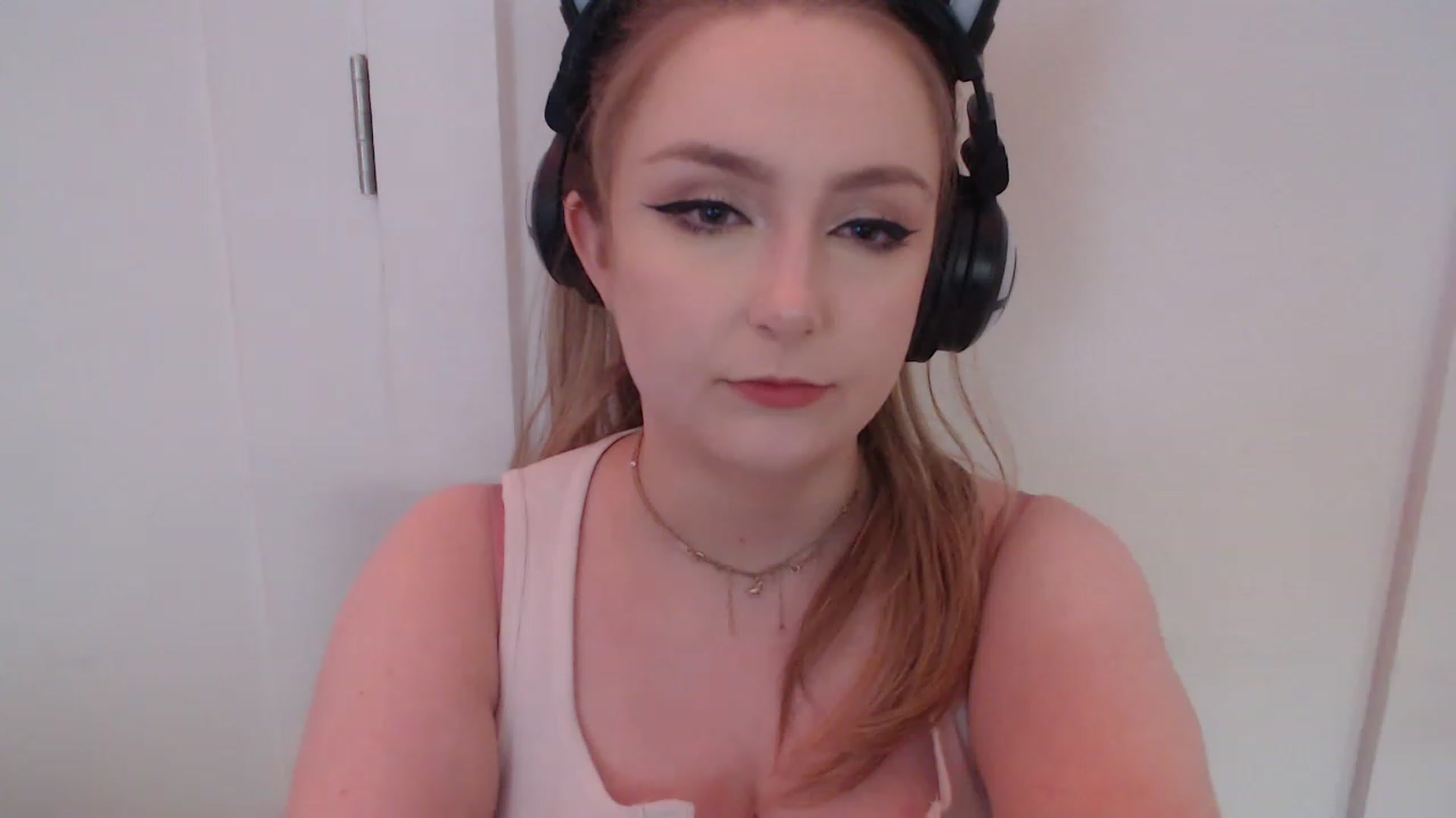 Gallery image thumbnail from LibbyxDoe's myfreecams stream on, 02/04/2023, 09:35 image 6 of 20