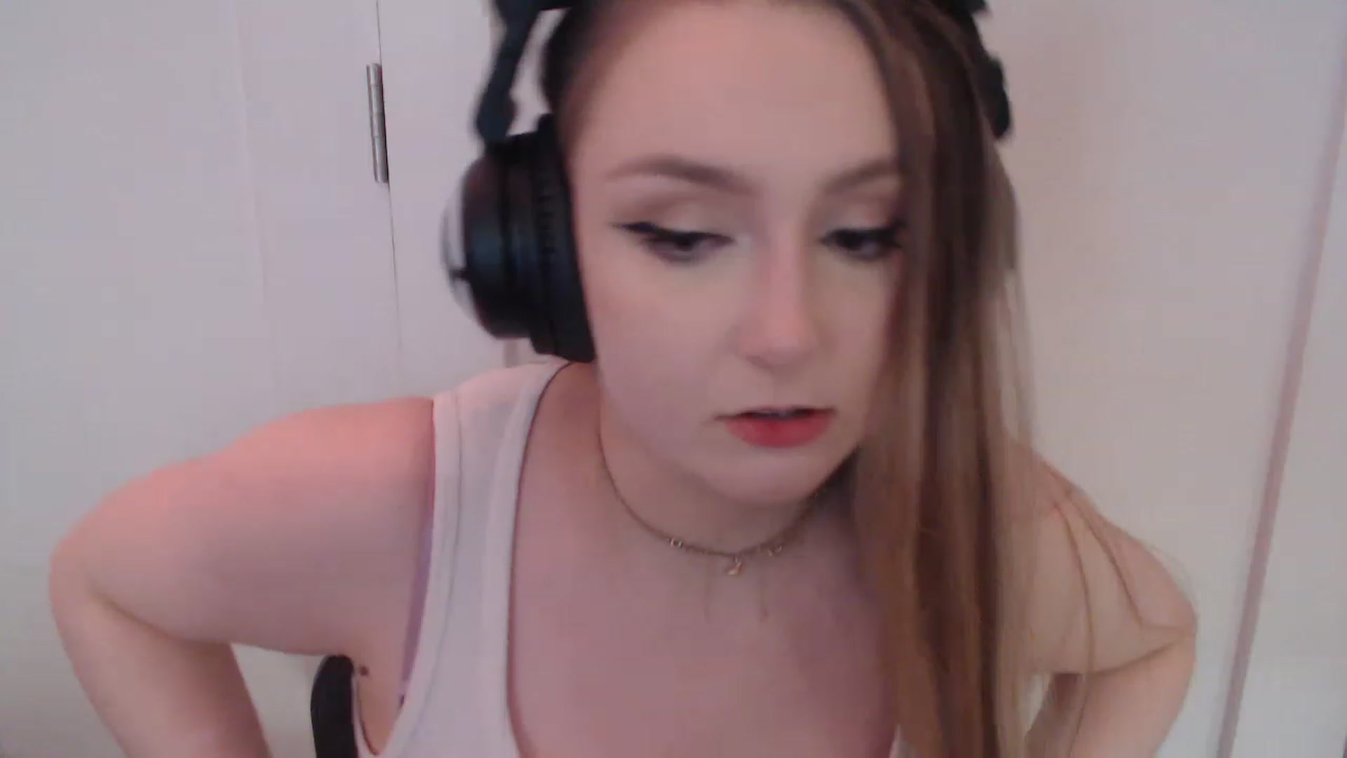 Gallery image thumbnail from LibbyxDoe's myfreecams stream on, 02/04/2023, 09:35 image 11 of 20