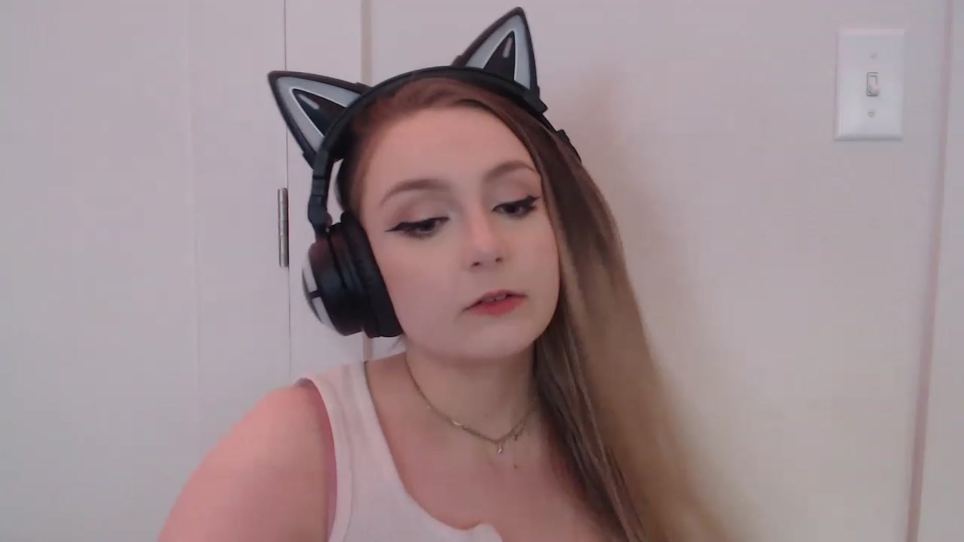 Gallery image thumbnail from LibbyxDoe's myfreecams stream on, 02/04/2023, 09:35 image 10 of 20