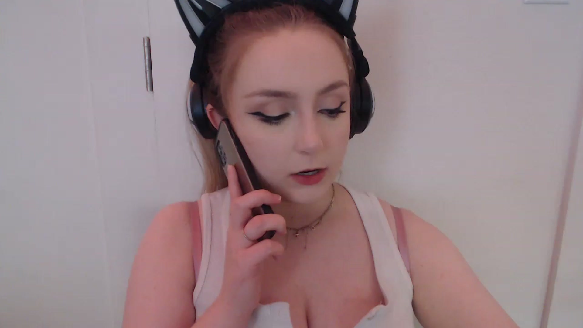 Gallery image thumbnail from LibbyxDoe's myfreecams stream on, 02/04/2023, 09:35 image 7 of 20