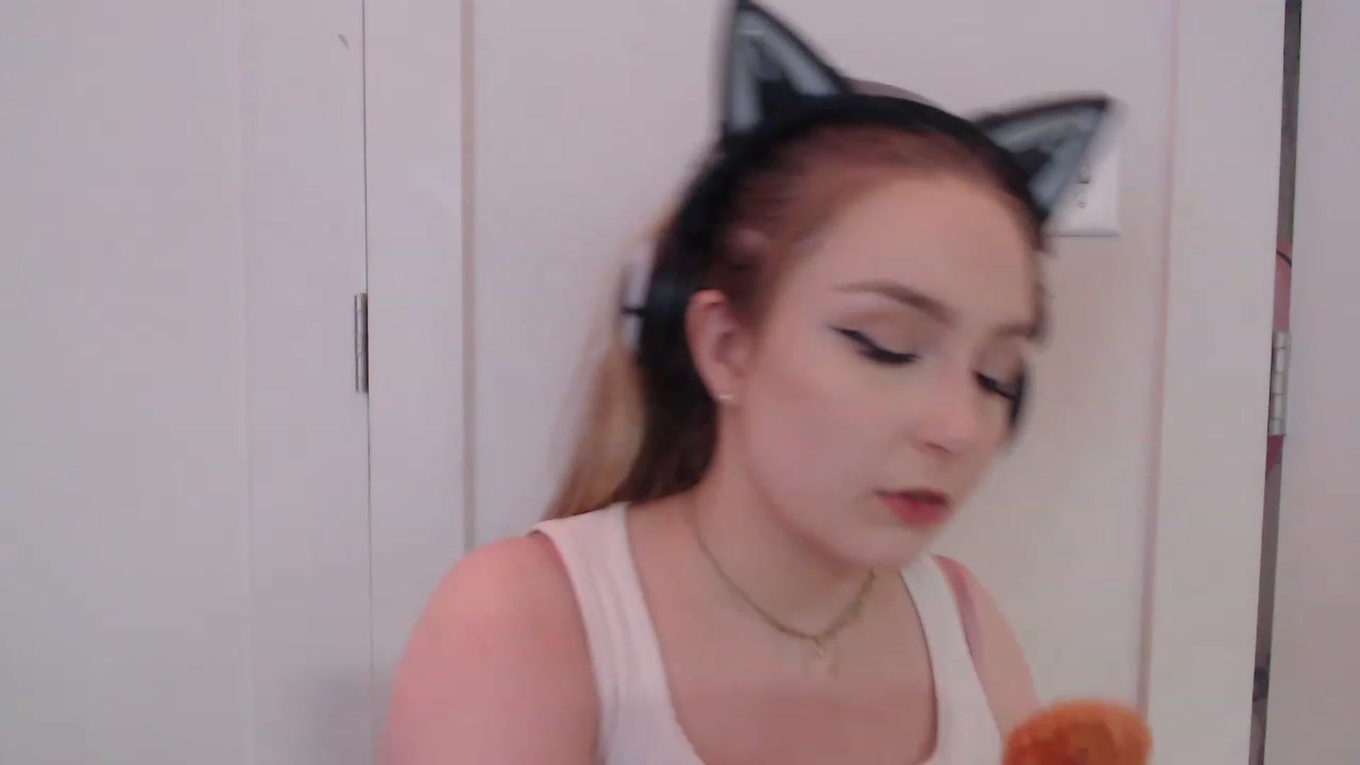 Gallery image thumbnail from LibbyxDoe's myfreecams stream on, 02/04/2023, 09:35 image 4 of 20
