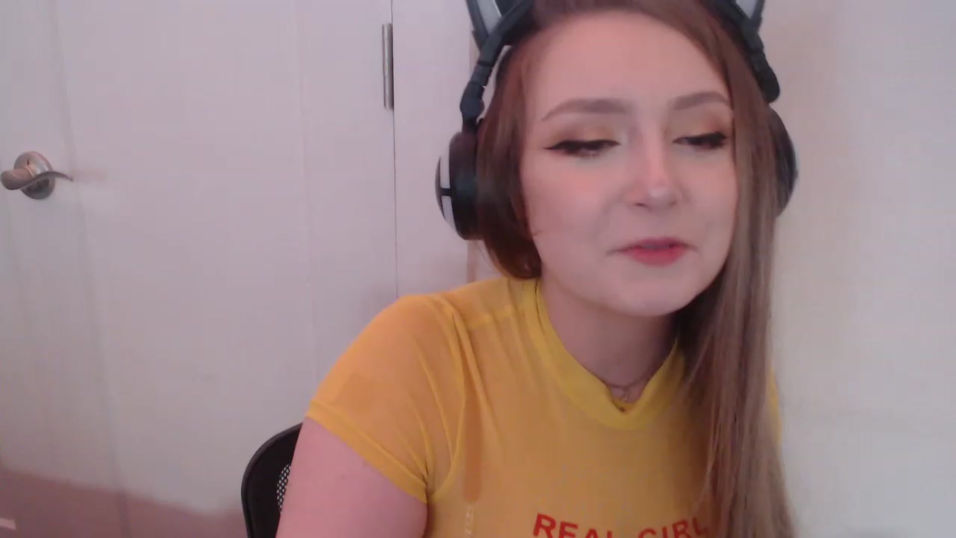 Gallery image thumbnail from LibbyxDoe's myfreecams stream on, 02/08/2023, 08:10 image 5 of 20
