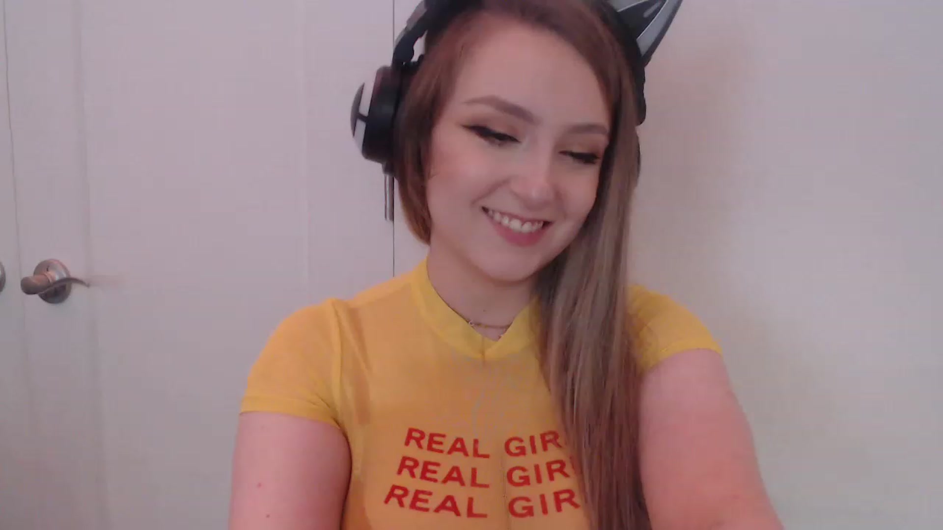 Gallery image thumbnail from LibbyxDoe's myfreecams stream on, 02/08/2023, 08:10 image 2 of 20