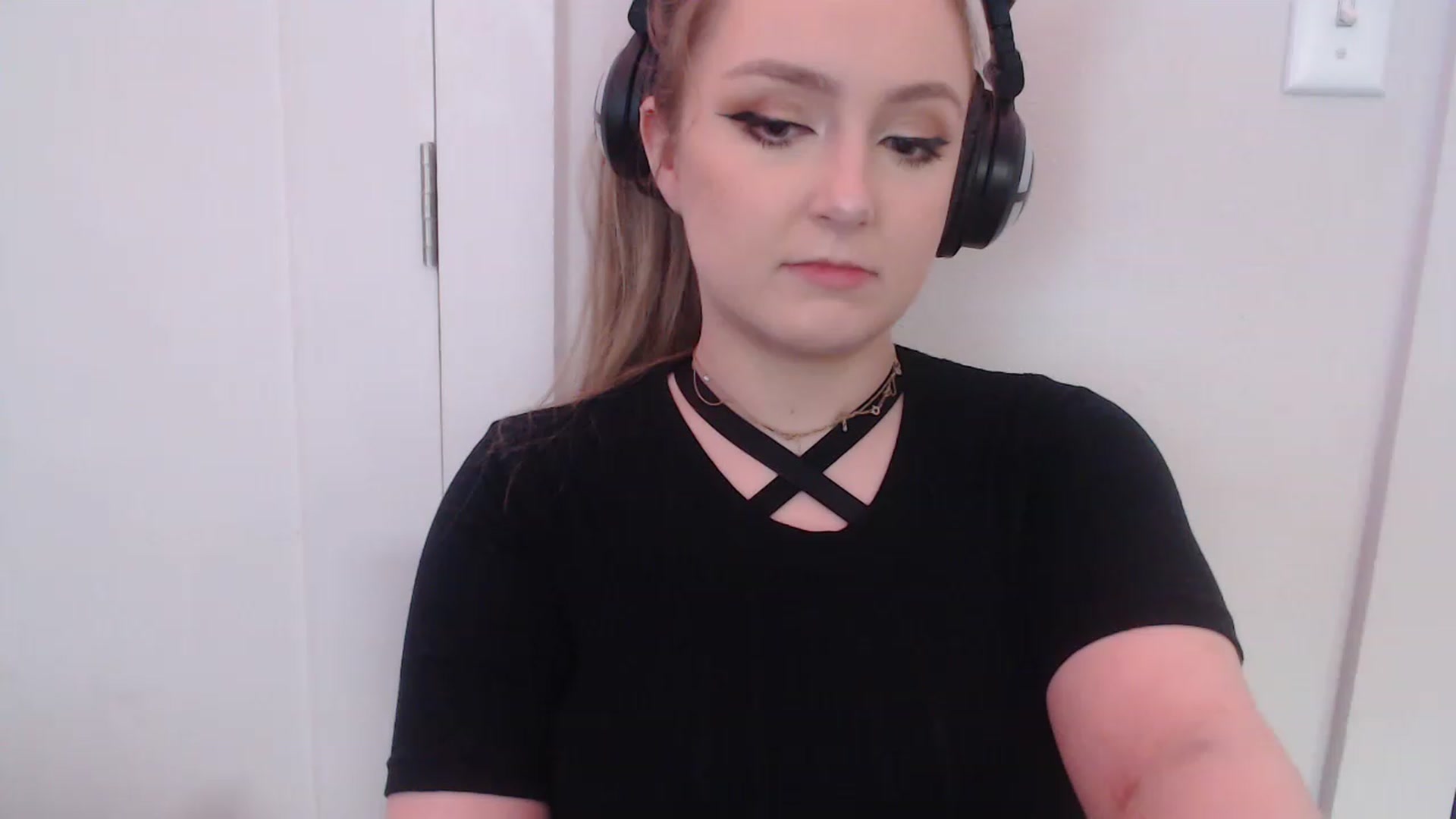 Gallery image thumbnail from LibbyxDoe's myfreecams stream on, 02/09/2023, 10:39 image 4 of 20