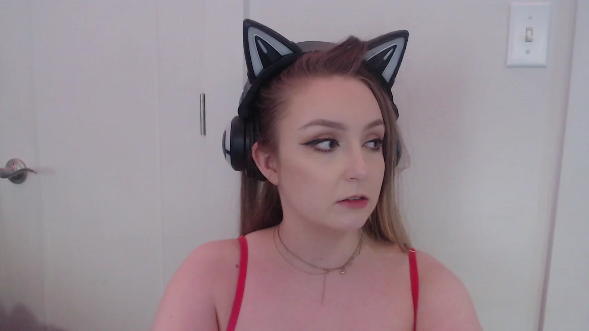 Gallery image thumbnail from LibbyxDoe's myfreecams stream on, 02/11/2023, 14:14 image 10 of 20