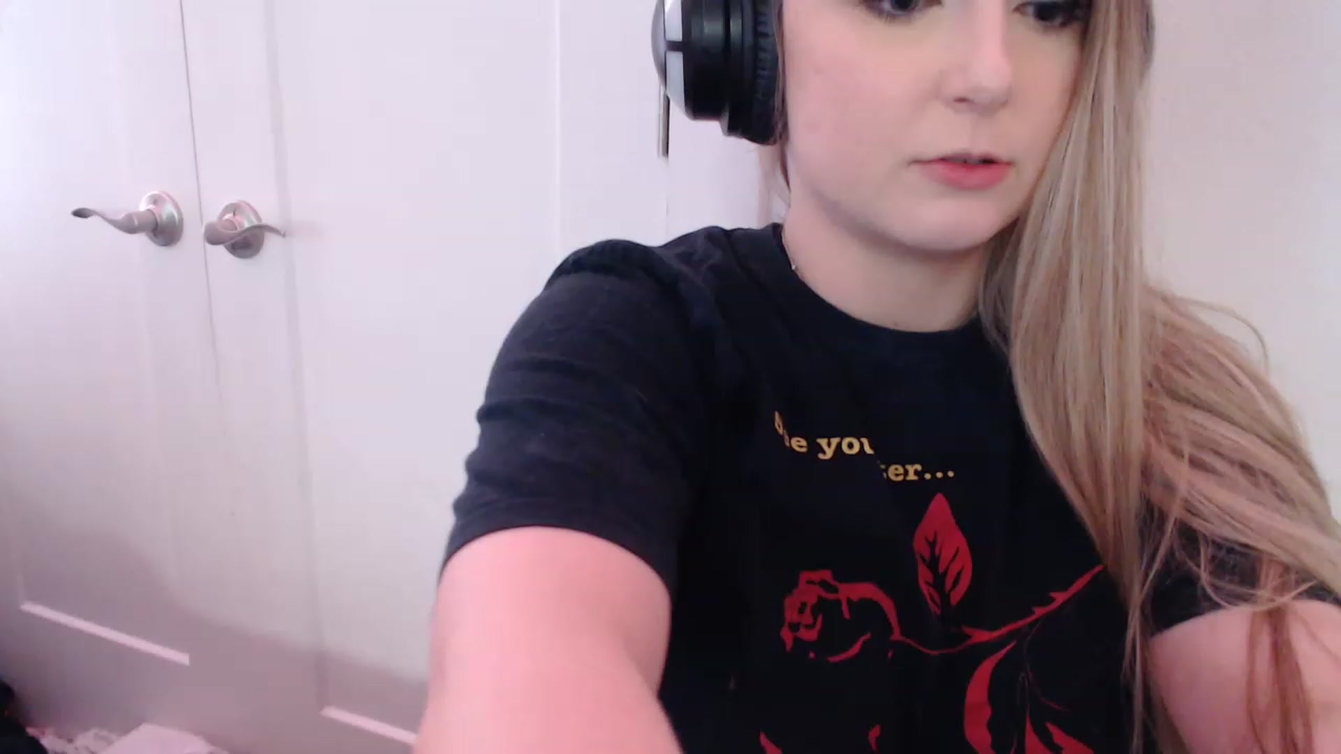 Gallery image thumbnail from LibbyxDoe's myfreecams stream on, 02/12/2023, 08:45 image 6 of 20
