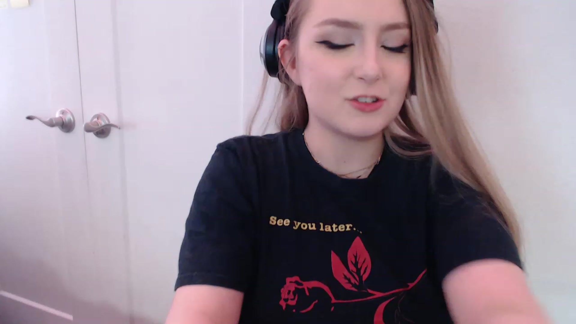 Gallery image thumbnail from LibbyxDoe's myfreecams stream on, 02/12/2023, 08:45 image 12 of 20