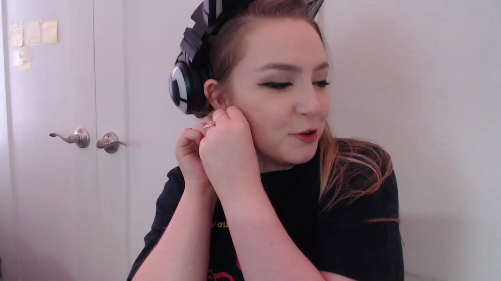 Gallery image thumbnail from LibbyxDoe's myfreecams stream on, 02/12/2023, 09:04 image 15 of 20