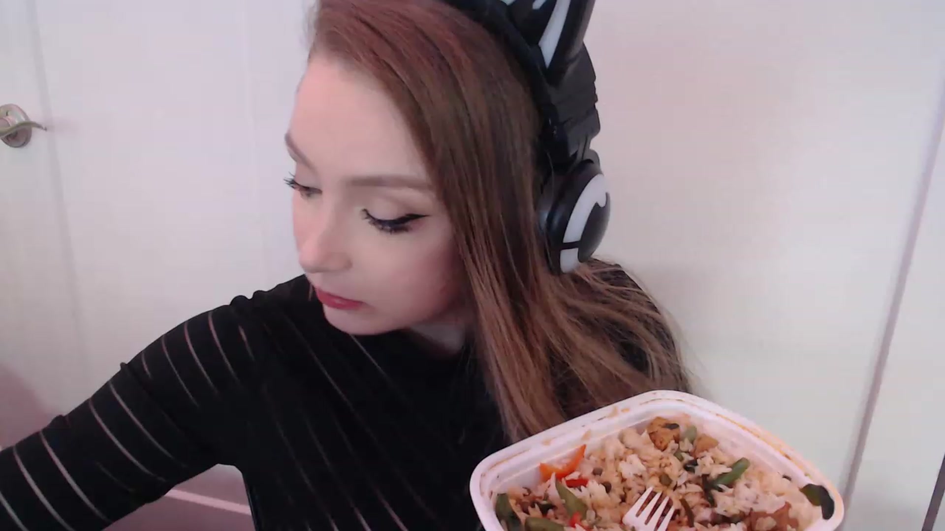 Gallery image thumbnail from LibbyxDoe's myfreecams stream on, 02/13/2023, 10:01 image 16 of 20