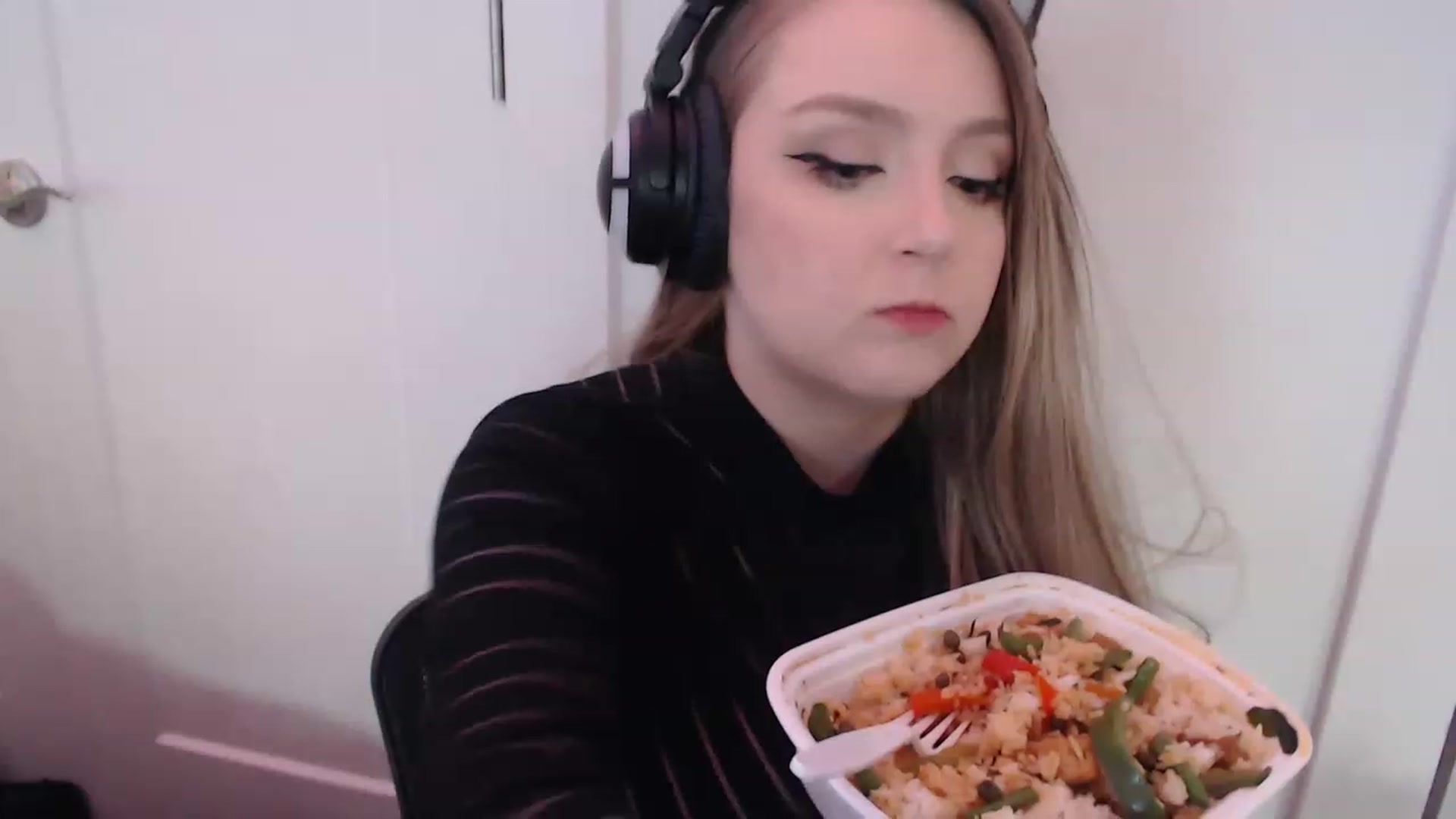 Gallery image thumbnail from LibbyxDoe's myfreecams stream on, 02/13/2023, 10:01 image 14 of 20