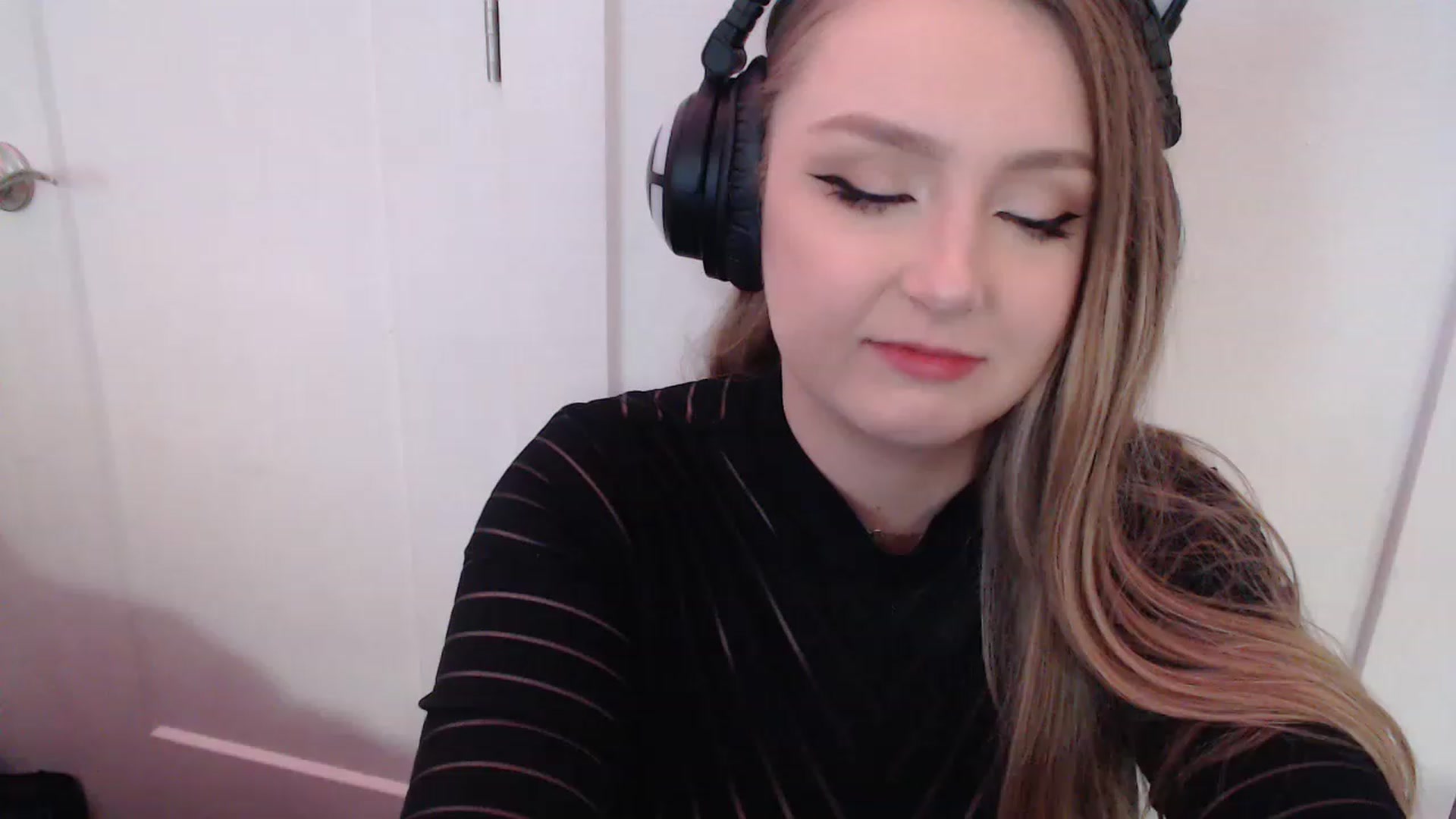 Gallery image thumbnail from LibbyxDoe's myfreecams stream on, 02/13/2023, 11:20 image 3 of 20