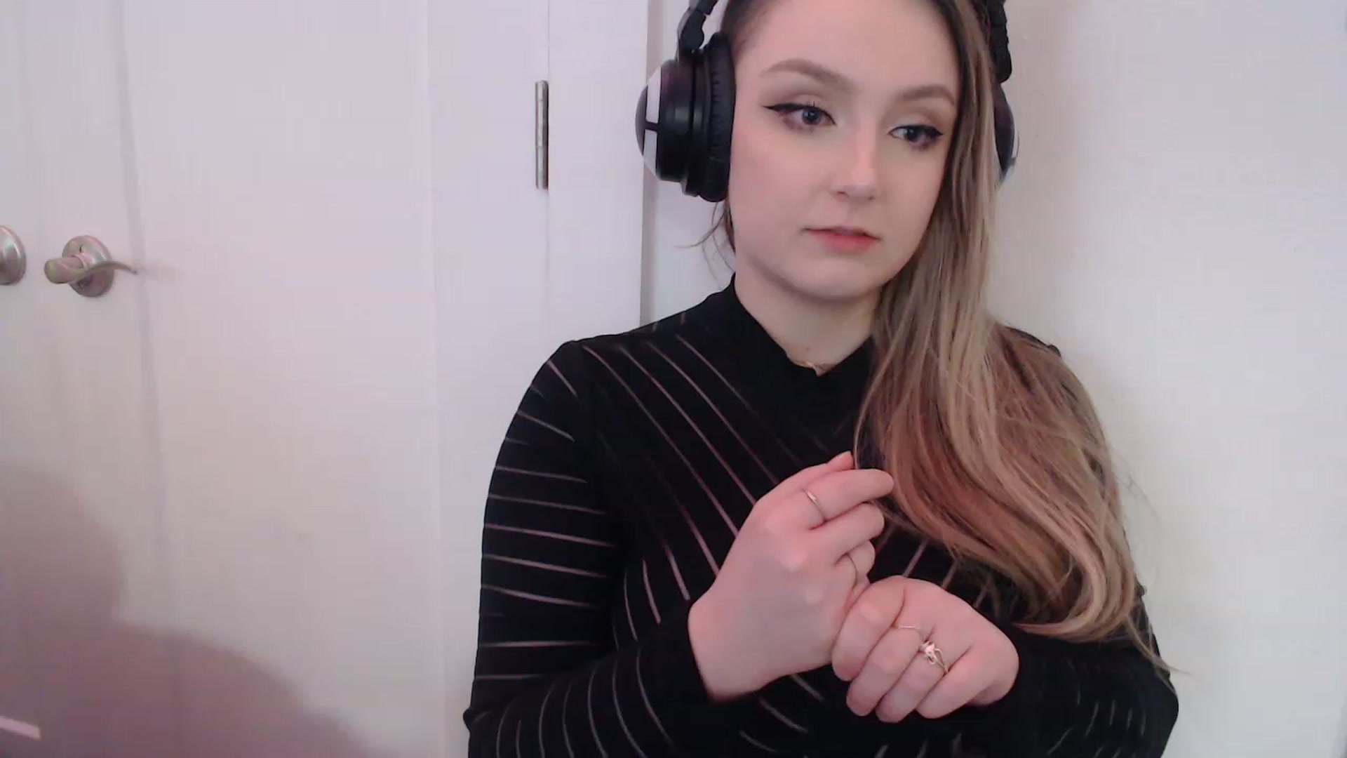 Gallery image thumbnail from LibbyxDoe's myfreecams stream on, 02/13/2023, 11:20 image 20 of 20