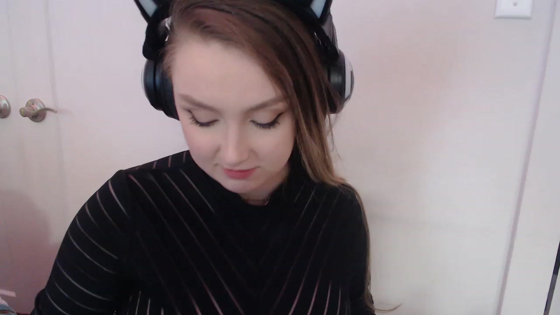 Gallery image thumbnail from LibbyxDoe's myfreecams stream on, 02/13/2023, 13:45 image 2 of 20