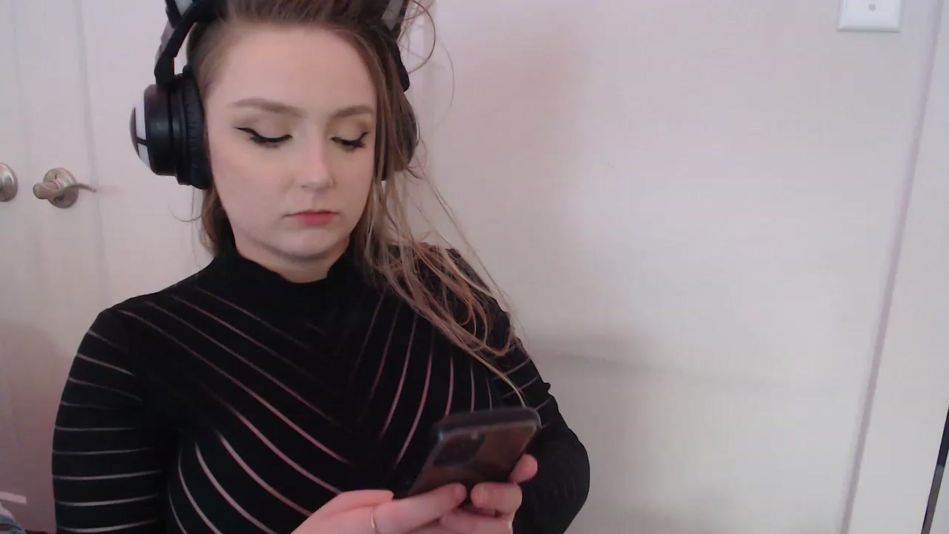 Gallery image thumbnail from LibbyxDoe's myfreecams stream on, 02/13/2023, 13:45 image 1 of 20