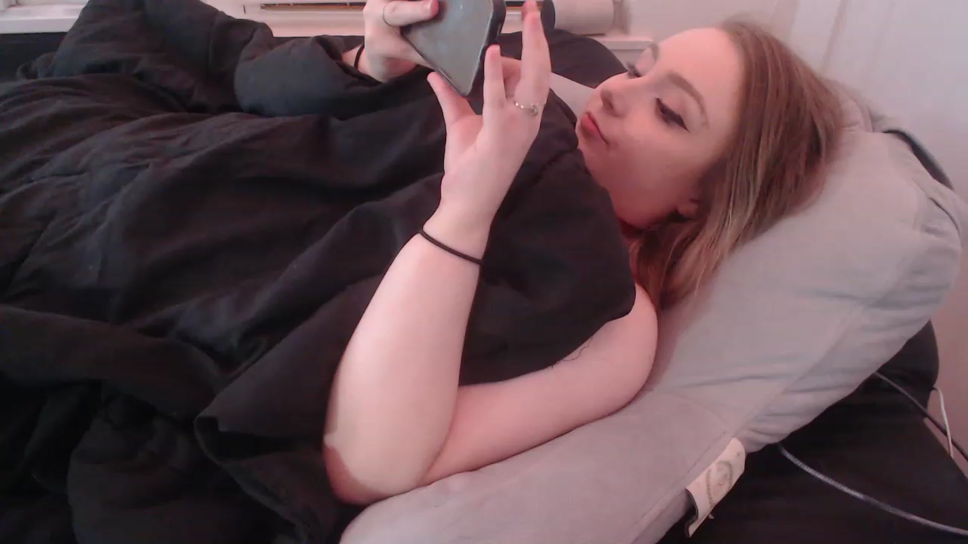 Gallery image thumbnail from LibbyxDoe's myfreecams stream on, 02/15/2023, 09:31 image 7 of 20