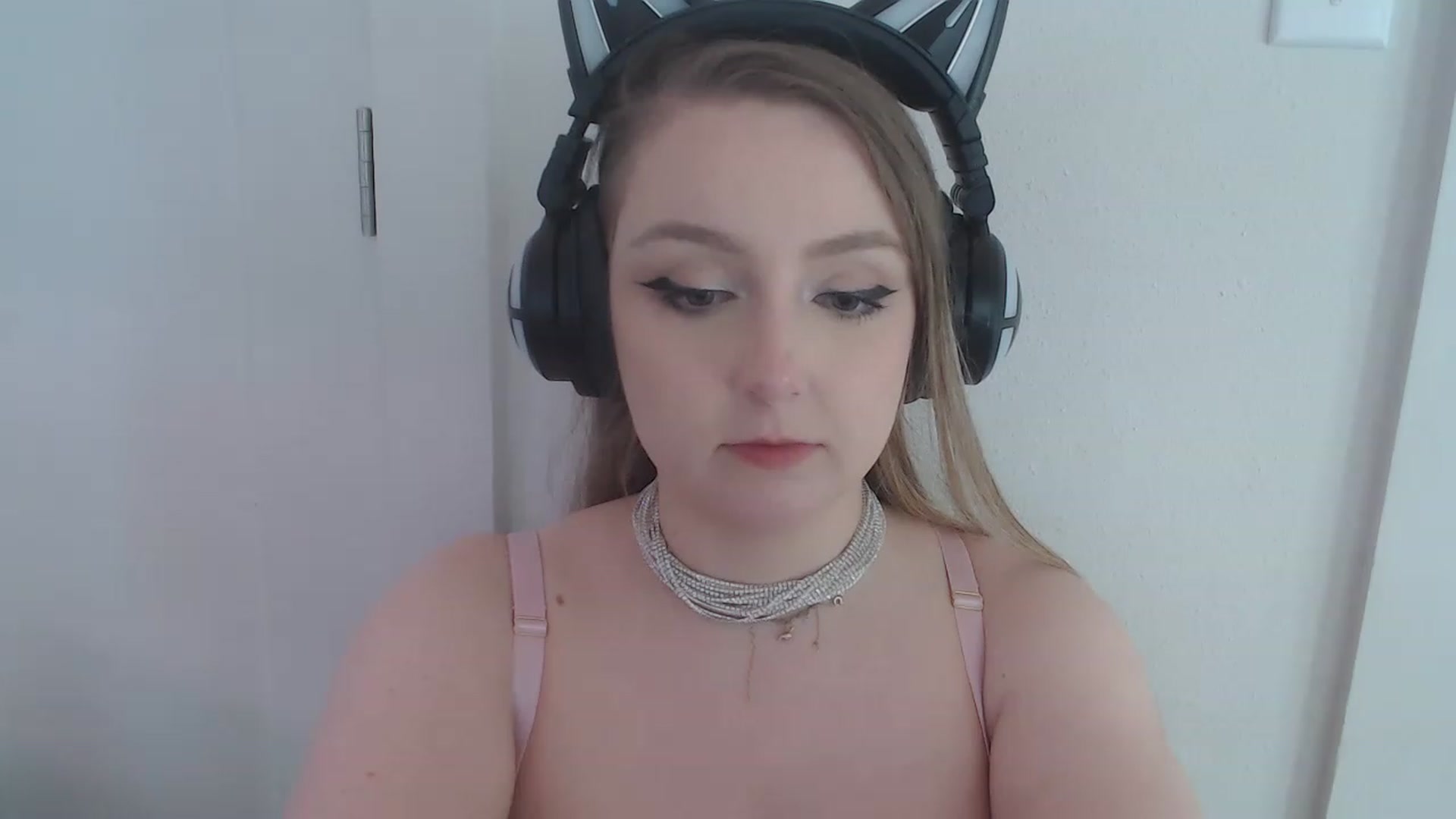 Gallery image thumbnail from LibbyxDoe's myfreecams stream on, 02/15/2023, 17:33 image 20 of 20