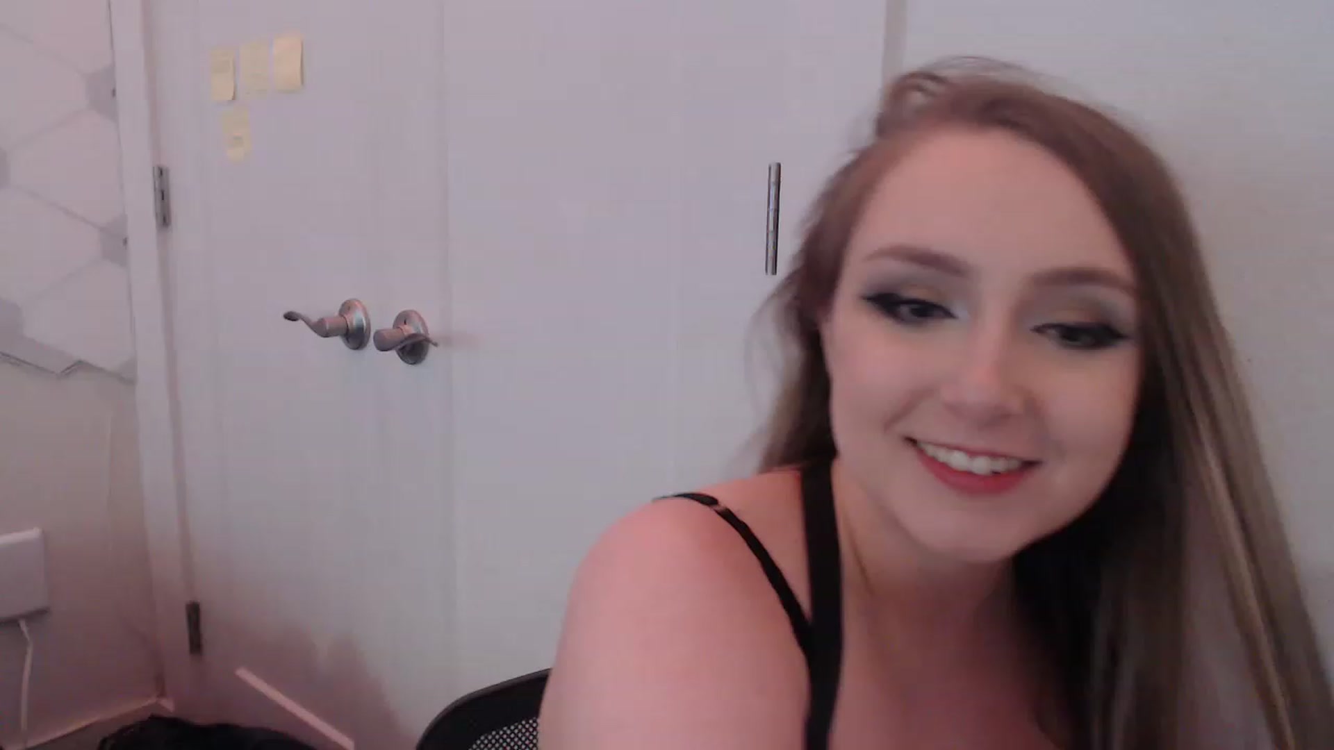 Gallery image thumbnail from LibbyxDoe's myfreecams stream on, 02/19/2023, 15:04 image 14 of 20