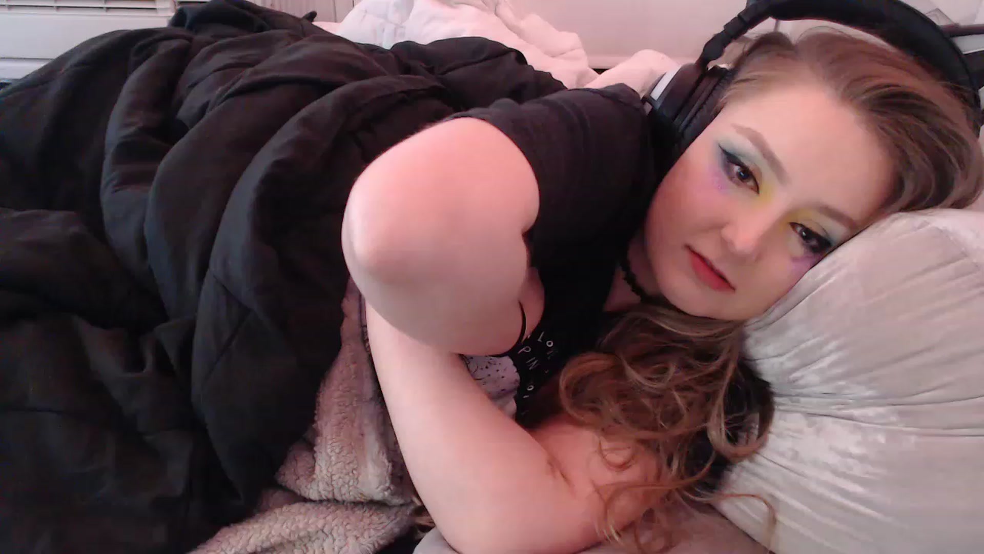 Gallery image thumbnail from LibbyxDoe's myfreecams stream on, 02/20/2023, 14:32 image 3 of 20