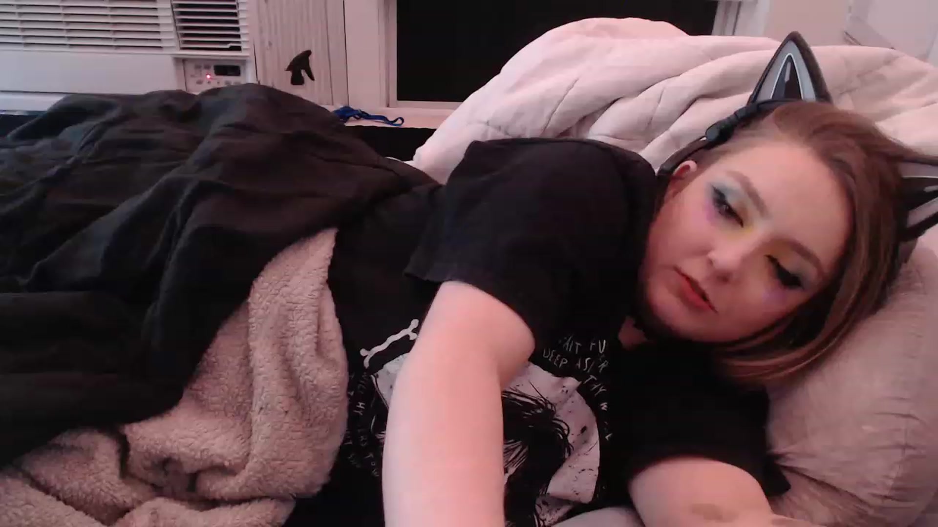 Gallery image thumbnail from LibbyxDoe's myfreecams stream on, 02/20/2023, 14:32 image 12 of 20