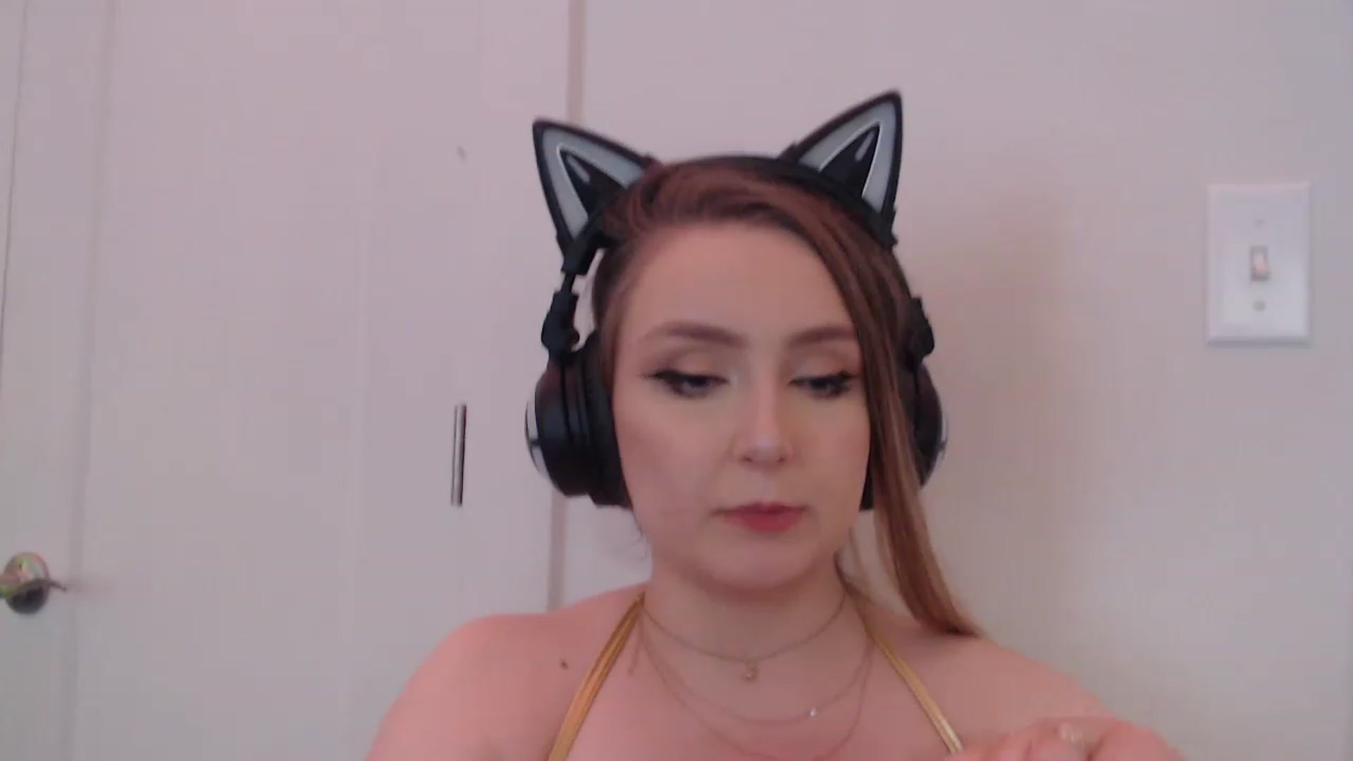 Gallery image thumbnail from LibbyxDoe's myfreecams stream on, 02/25/2023, 09:25 image 12 of 20