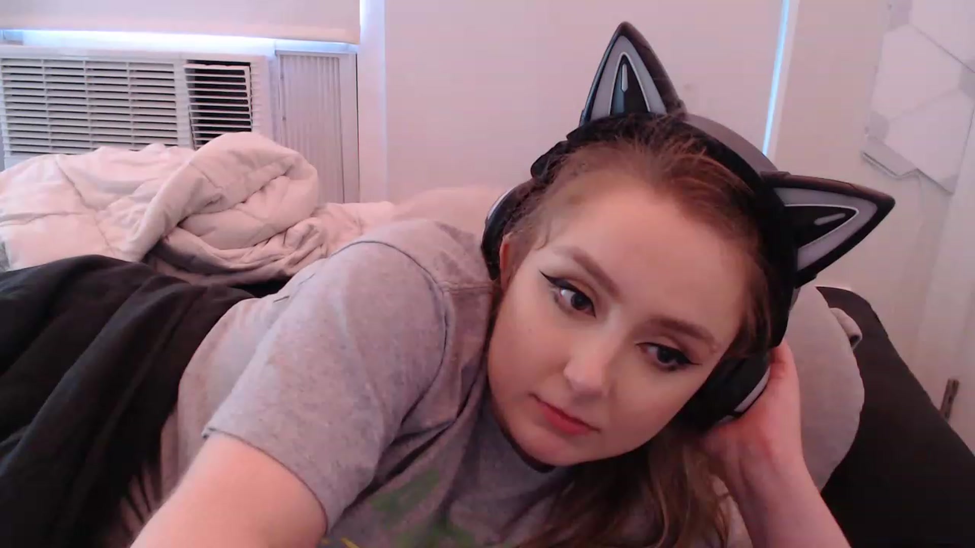 Gallery image thumbnail from LibbyxDoe's myfreecams stream on, 02/25/2023, 13:46 image 16 of 20