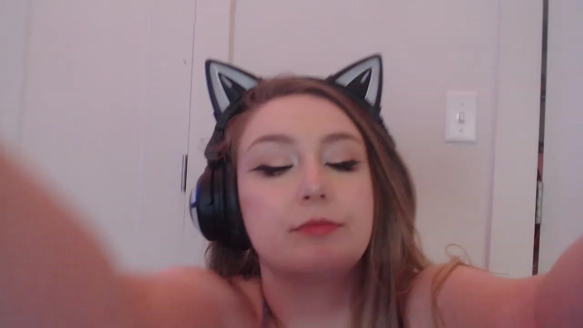 Gallery image thumbnail from LibbyxDoe's myfreecams stream on, 02/26/2023, 10:02 image 13 of 20