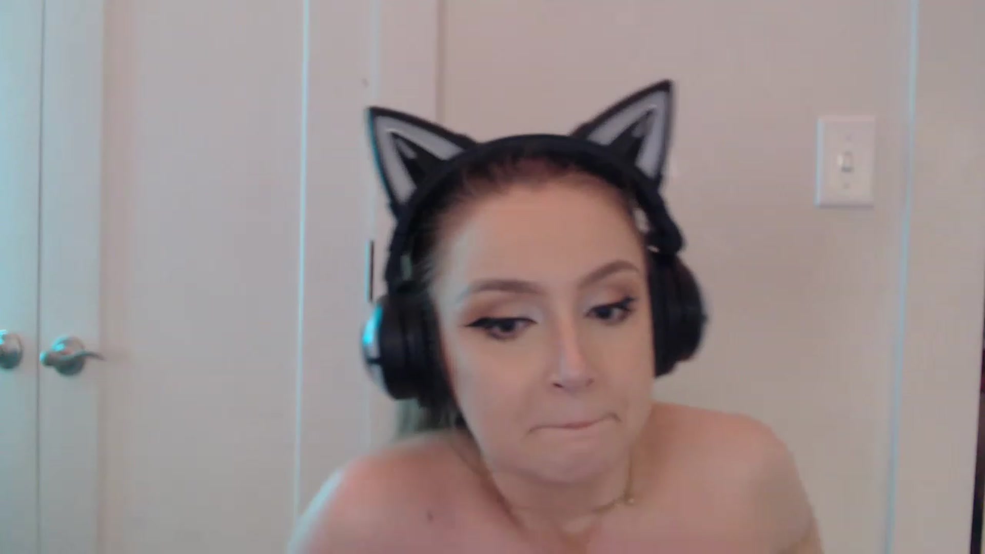 Gallery image thumbnail from LibbyxDoe's myfreecams stream on, 02/28/2023, 11:19 image 11 of 20