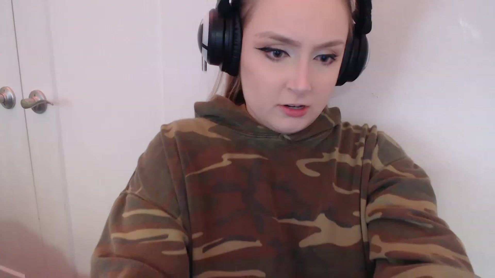 Gallery image thumbnail from LibbyxDoe's myfreecams stream on, 02/28/2023, 11:19 image 16 of 20