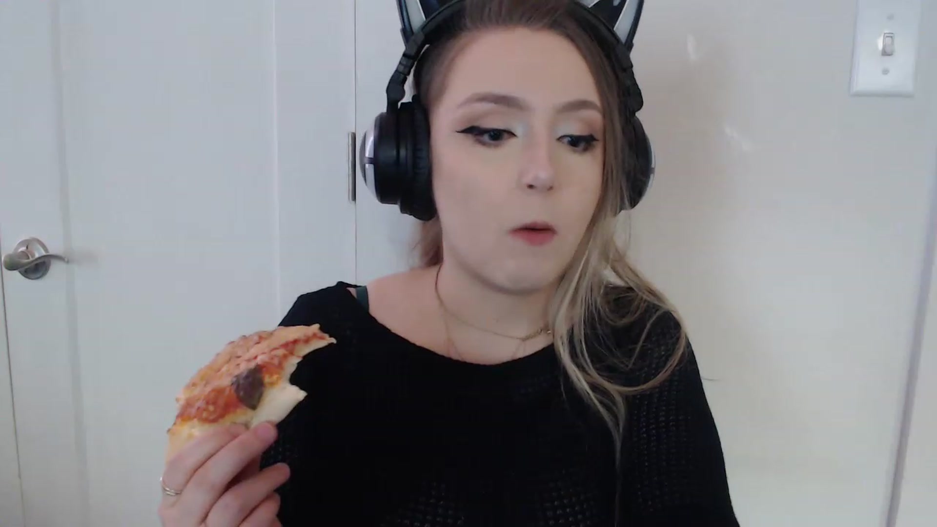 Gallery image thumbnail from LibbyxDoe's myfreecams stream on, 02/28/2023, 11:19 image 3 of 20