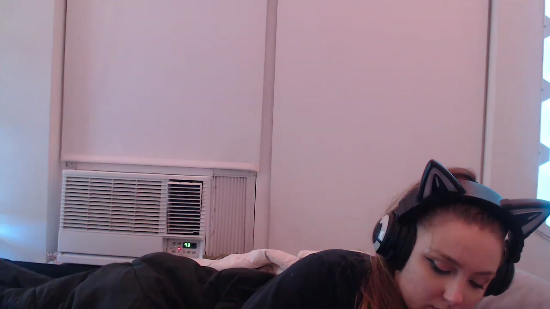 Gallery image thumbnail from LibbyxDoe's myfreecams stream on, 03/01/2023, 08:22 image 12 of 20