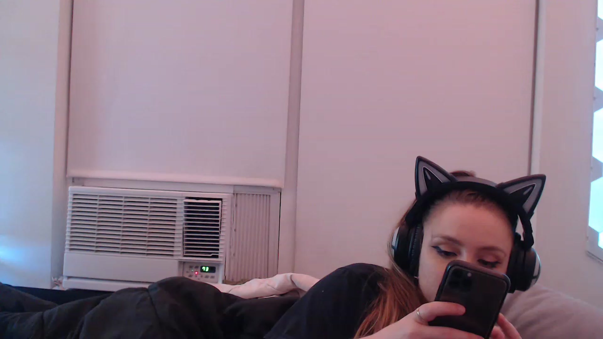 Gallery image thumbnail from LibbyxDoe's myfreecams stream on, 03/01/2023, 08:22 image 10 of 20