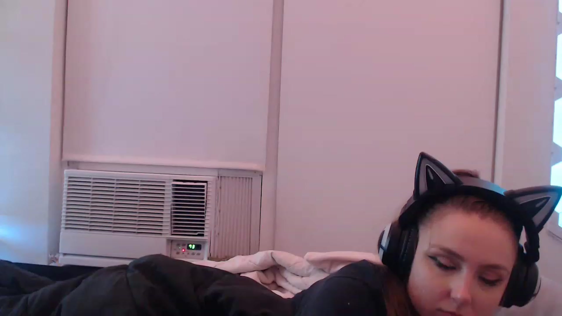Gallery image thumbnail from LibbyxDoe's myfreecams stream on, 03/01/2023, 08:22 image 11 of 20