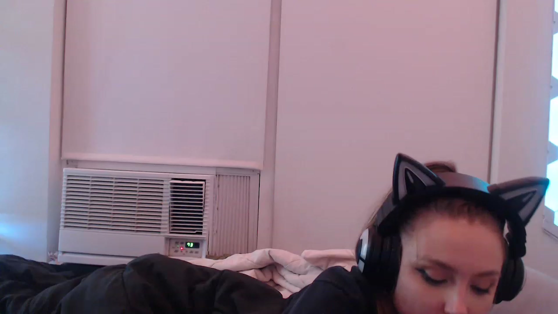 Gallery image thumbnail from LibbyxDoe's myfreecams stream on, 03/01/2023, 08:22 image 14 of 20