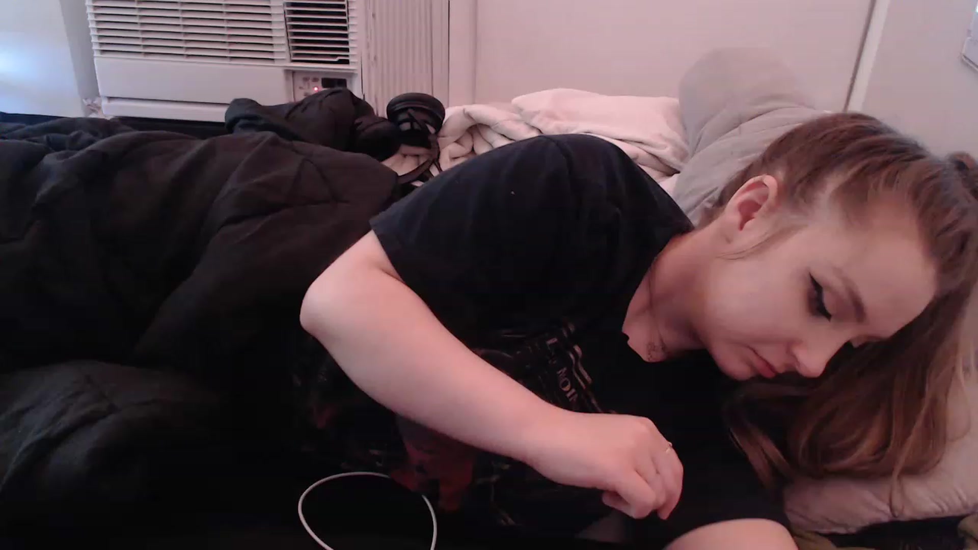 Gallery image thumbnail from LibbyxDoe's myfreecams stream on, 03/01/2023, 09:03 image 14 of 20