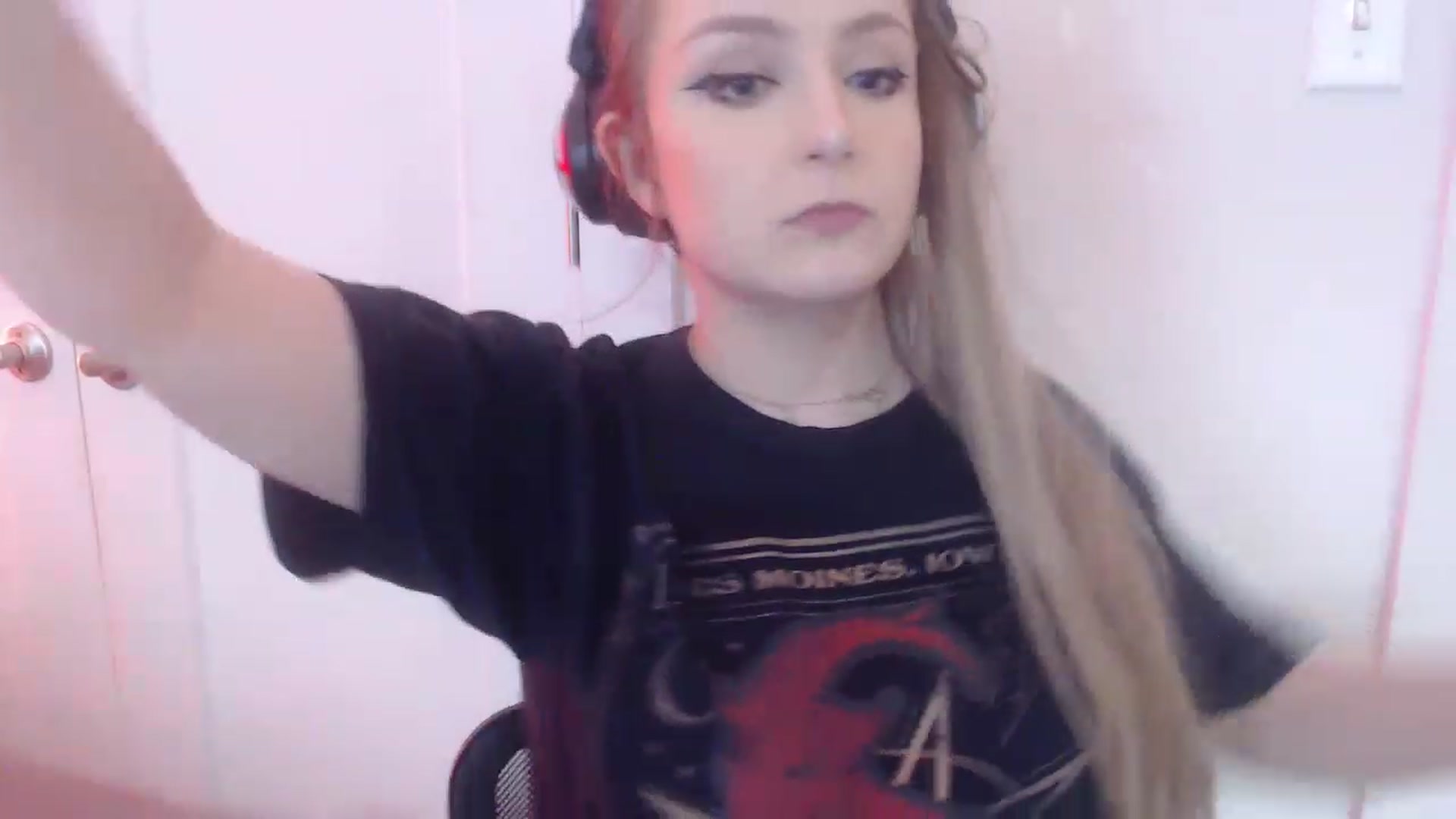 Gallery image thumbnail from LibbyxDoe's myfreecams stream on, 03/02/2023, 14:27 image 4 of 20
