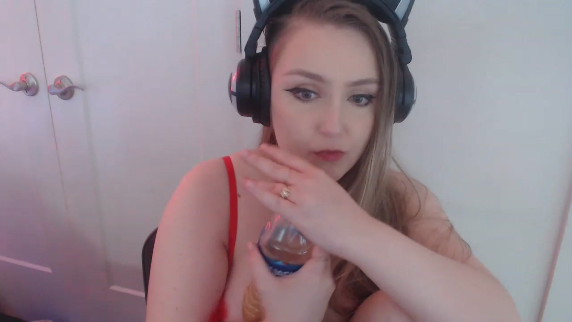 Gallery image thumbnail from LibbyxDoe's myfreecams stream on, 03/02/2023, 15:54 image 6 of 20