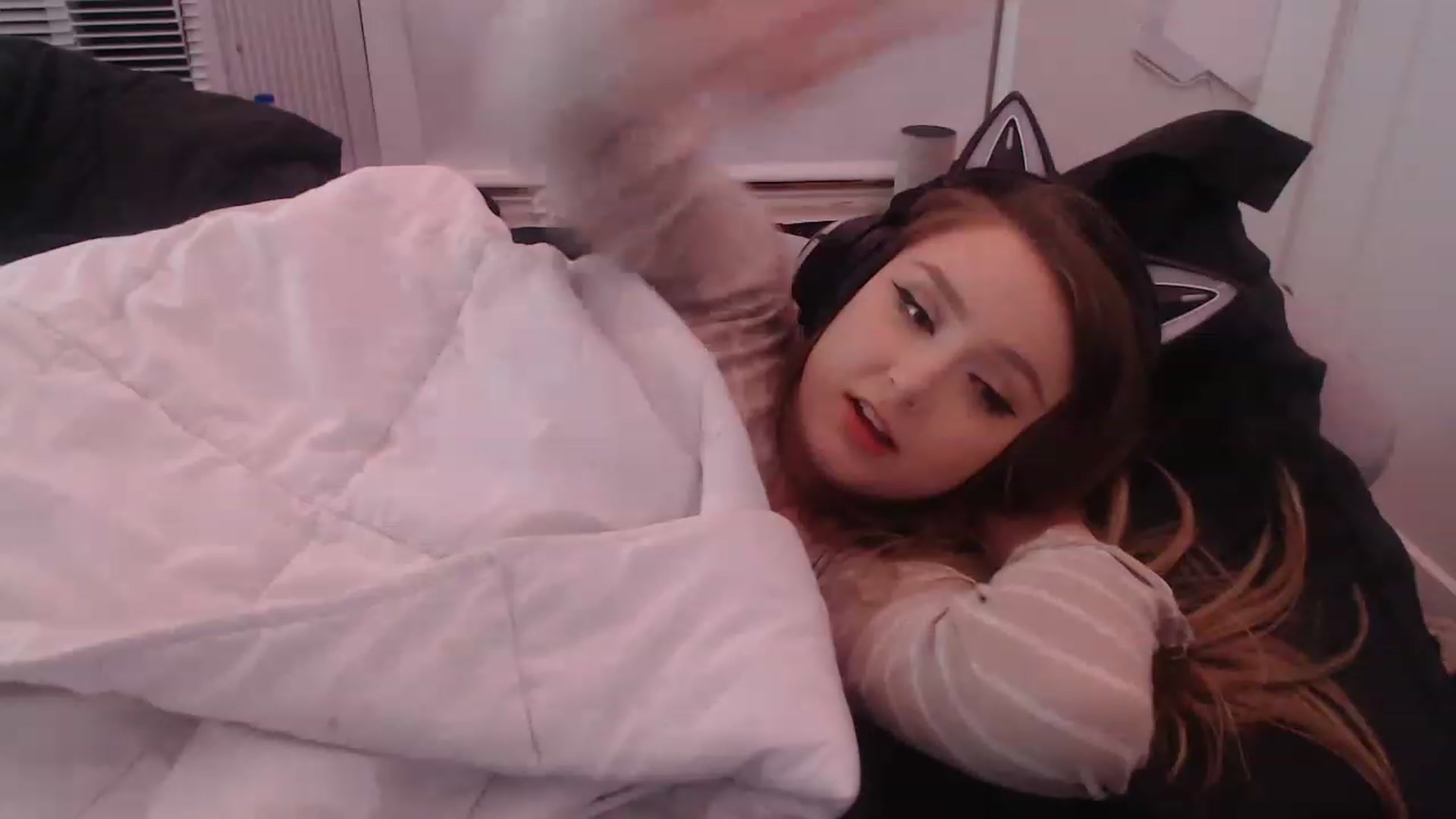 Gallery image thumbnail from LibbyxDoe's myfreecams stream on, 03/07/2023, 07:07 image 18 of 20