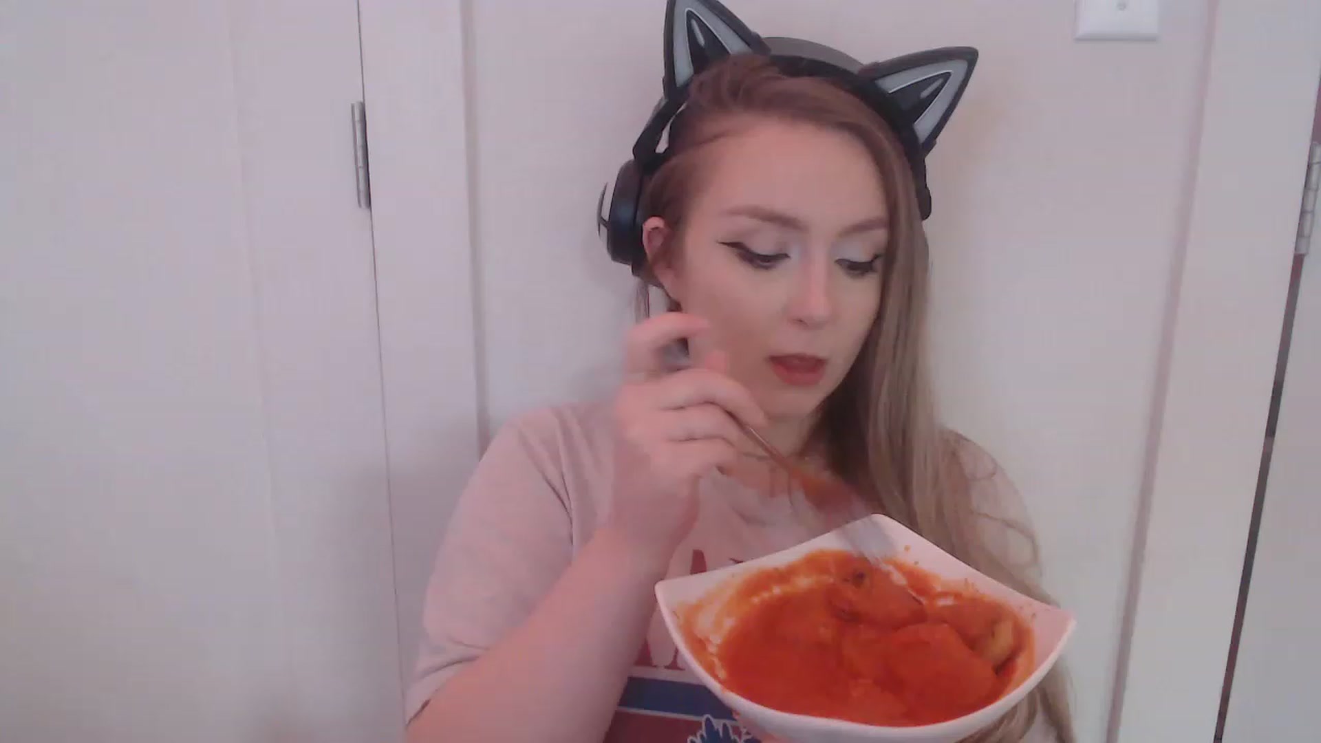 Gallery image thumbnail from LibbyxDoe's myfreecams stream on, 03/09/2023, 07:15 image 10 of 20