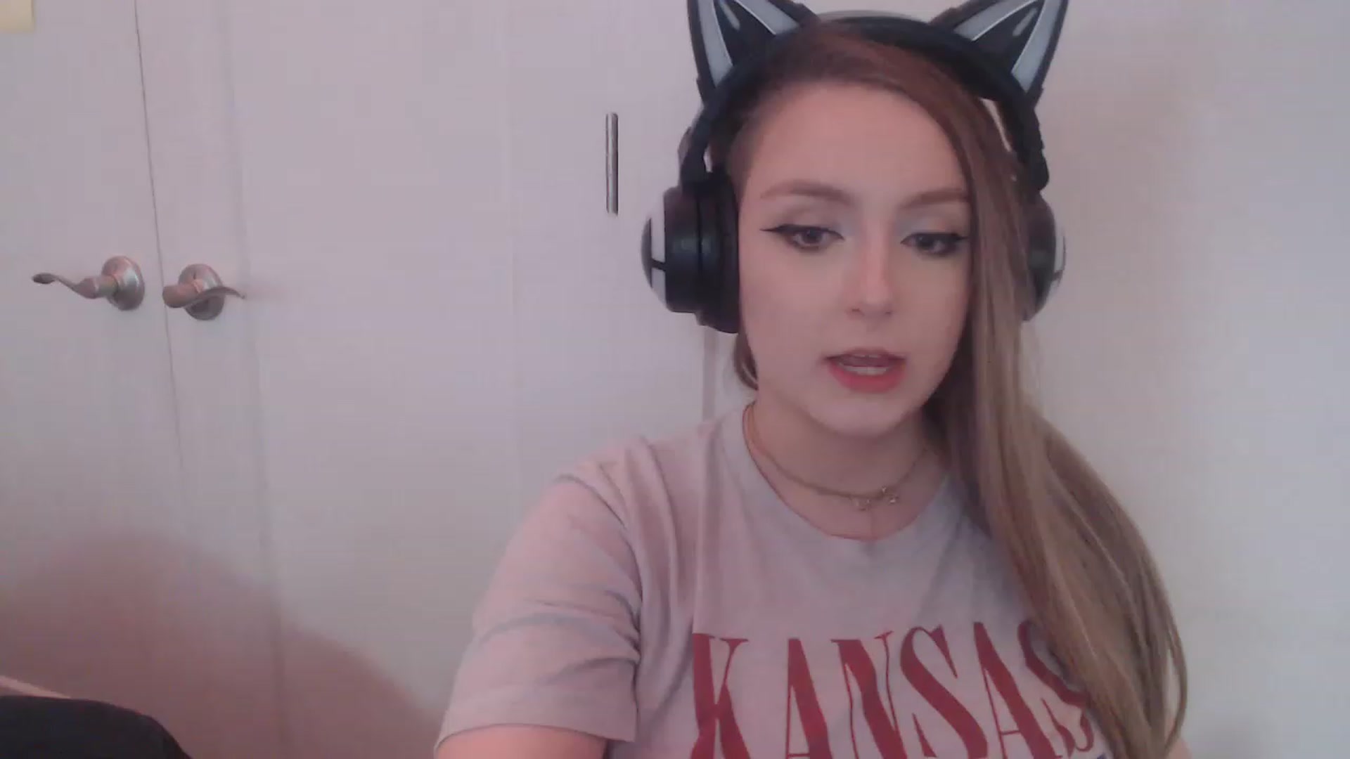 Gallery image thumbnail from LibbyxDoe's myfreecams stream on, 03/09/2023, 09:22 image 14 of 20