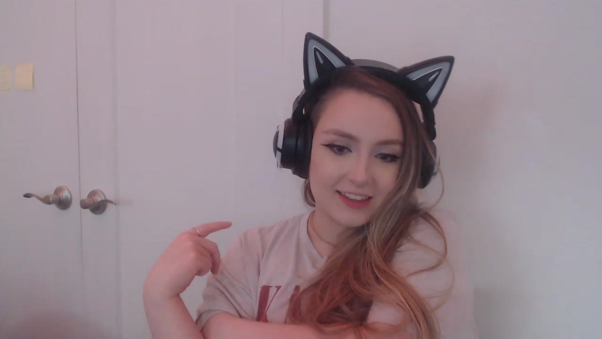 Gallery image thumbnail from LibbyxDoe's myfreecams stream on, 03/09/2023, 09:22 image 17 of 20