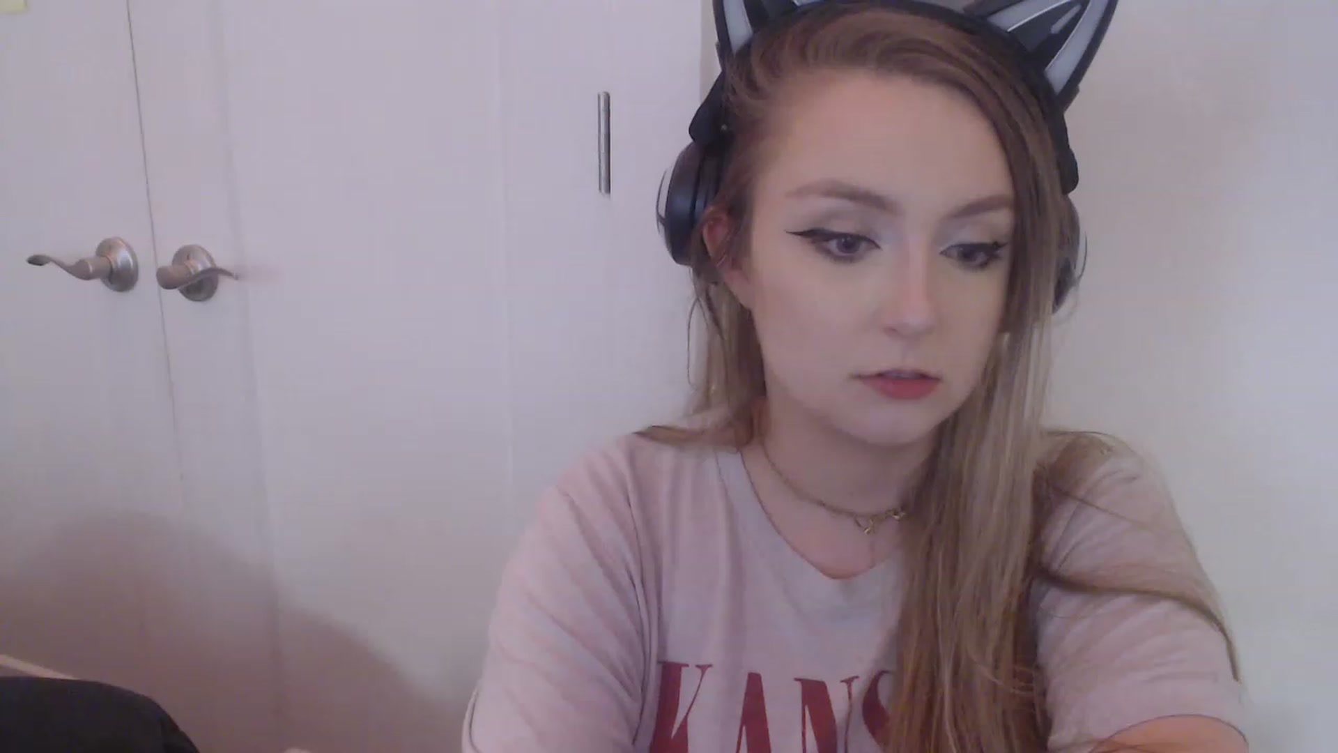 Gallery image thumbnail from LibbyxDoe's myfreecams stream on, 03/09/2023, 09:22 image 3 of 20