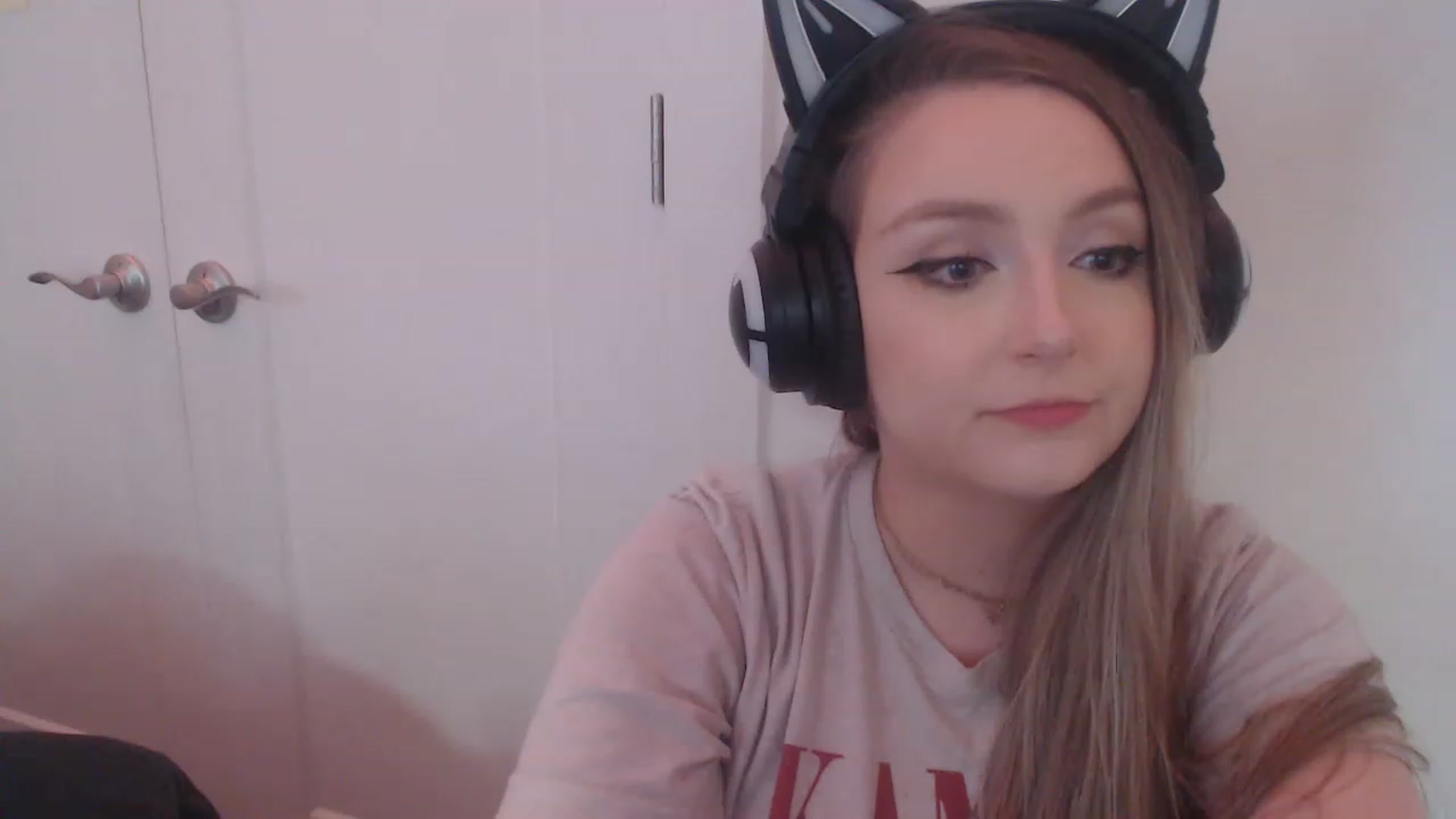 Gallery image thumbnail from LibbyxDoe's myfreecams stream on, 03/09/2023, 09:22 image 13 of 20
