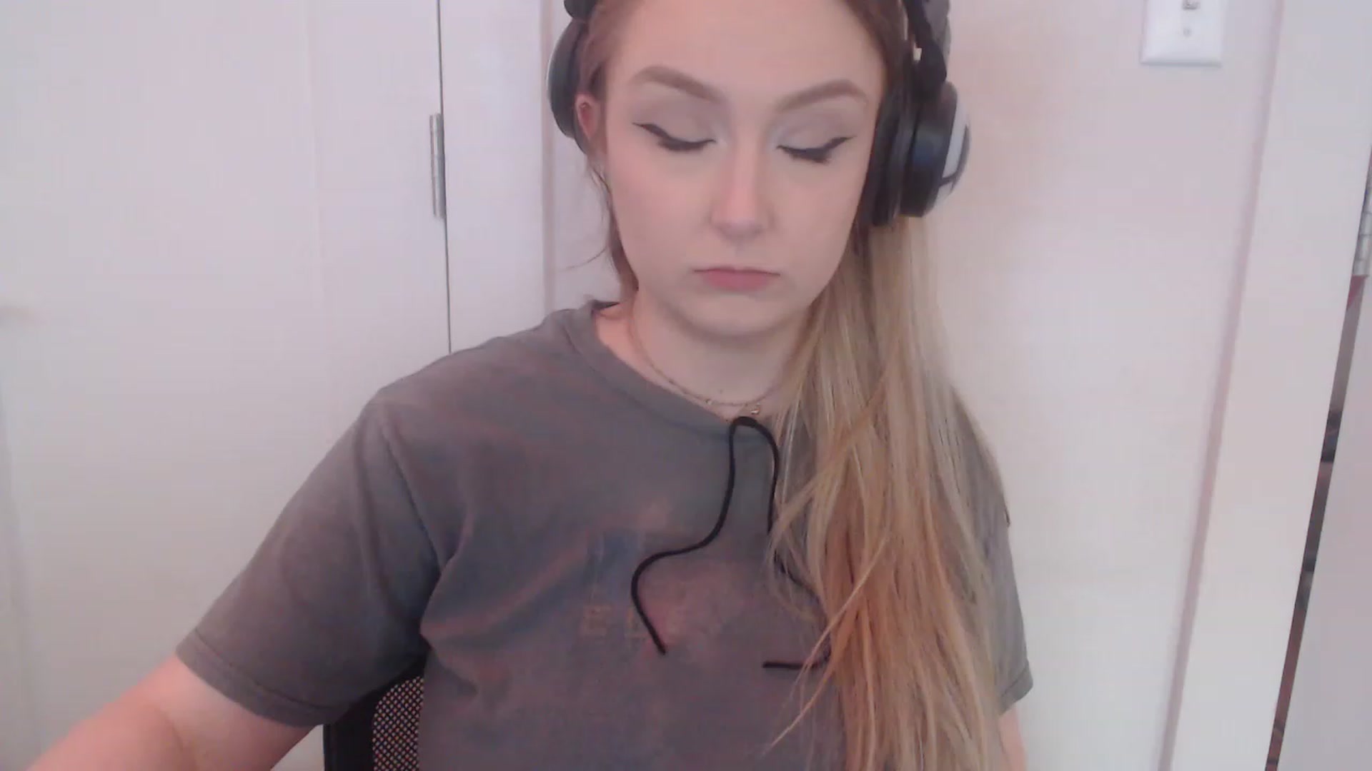 Gallery image thumbnail from LibbyxDoe's myfreecams stream on, 03/10/2023, 12:03 image 15 of 20