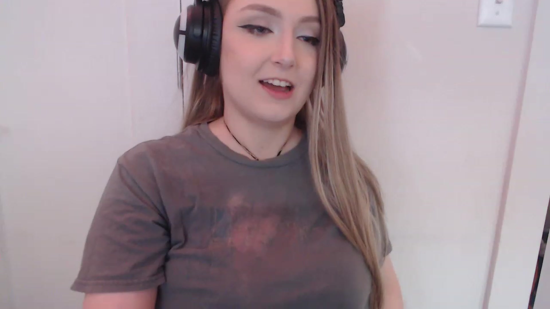 Gallery image thumbnail from LibbyxDoe's myfreecams stream on, 03/10/2023, 12:03 image 5 of 20
