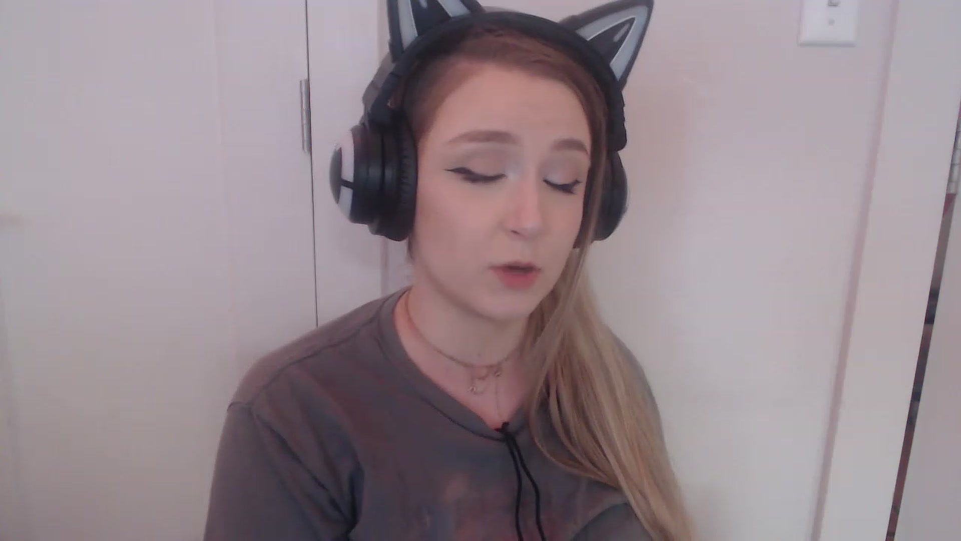 Gallery image thumbnail from LibbyxDoe's myfreecams stream on, 03/10/2023, 12:03 image 14 of 20